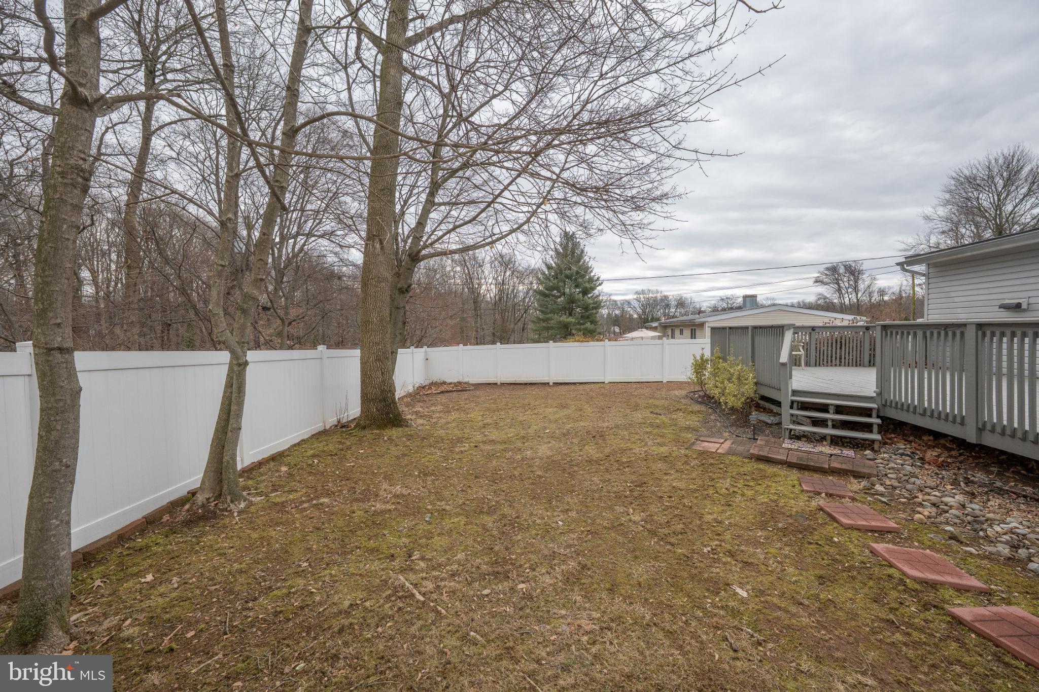 FLORA HILLS - Residential