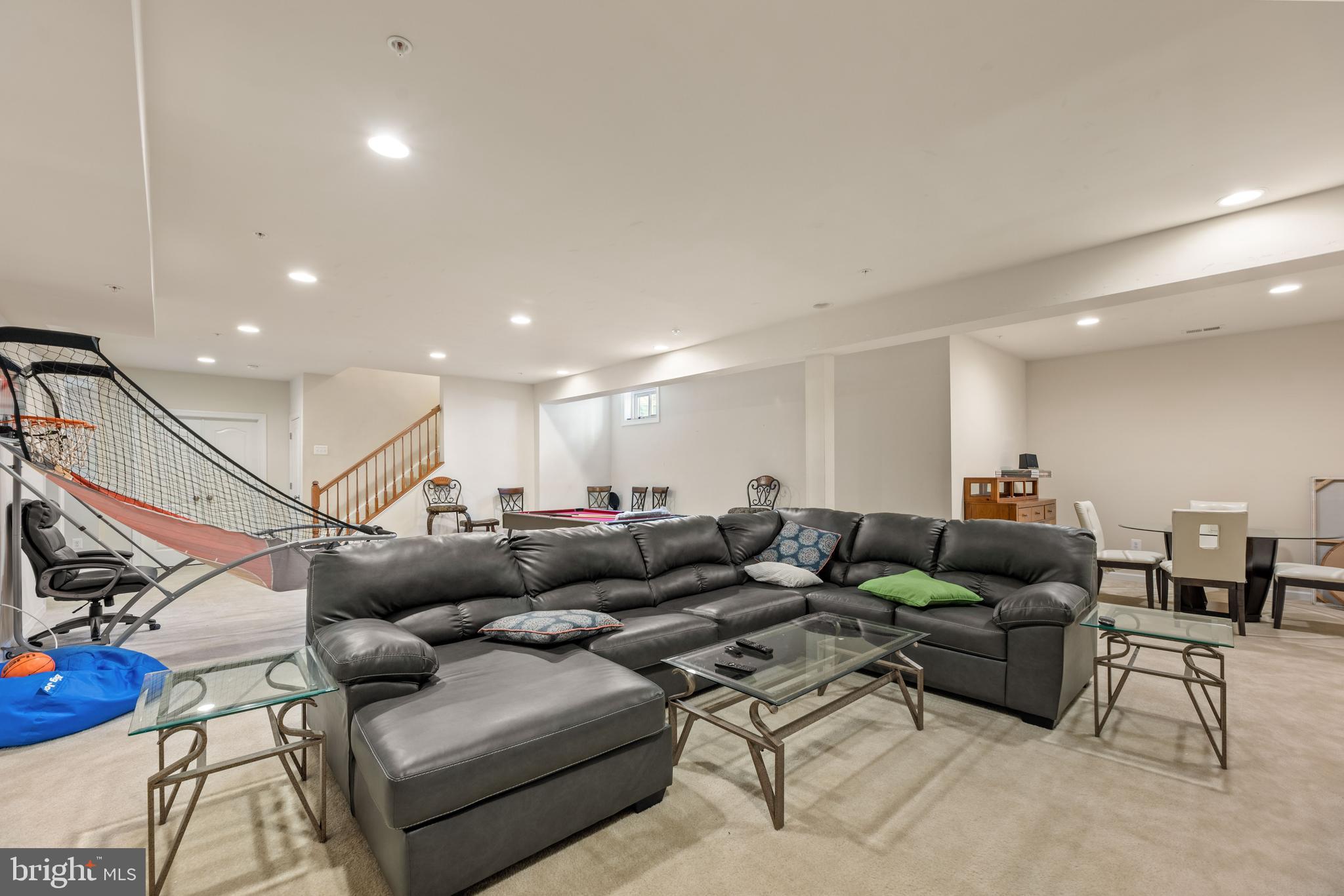 VILLAGES OF SAVANNAH - Residential