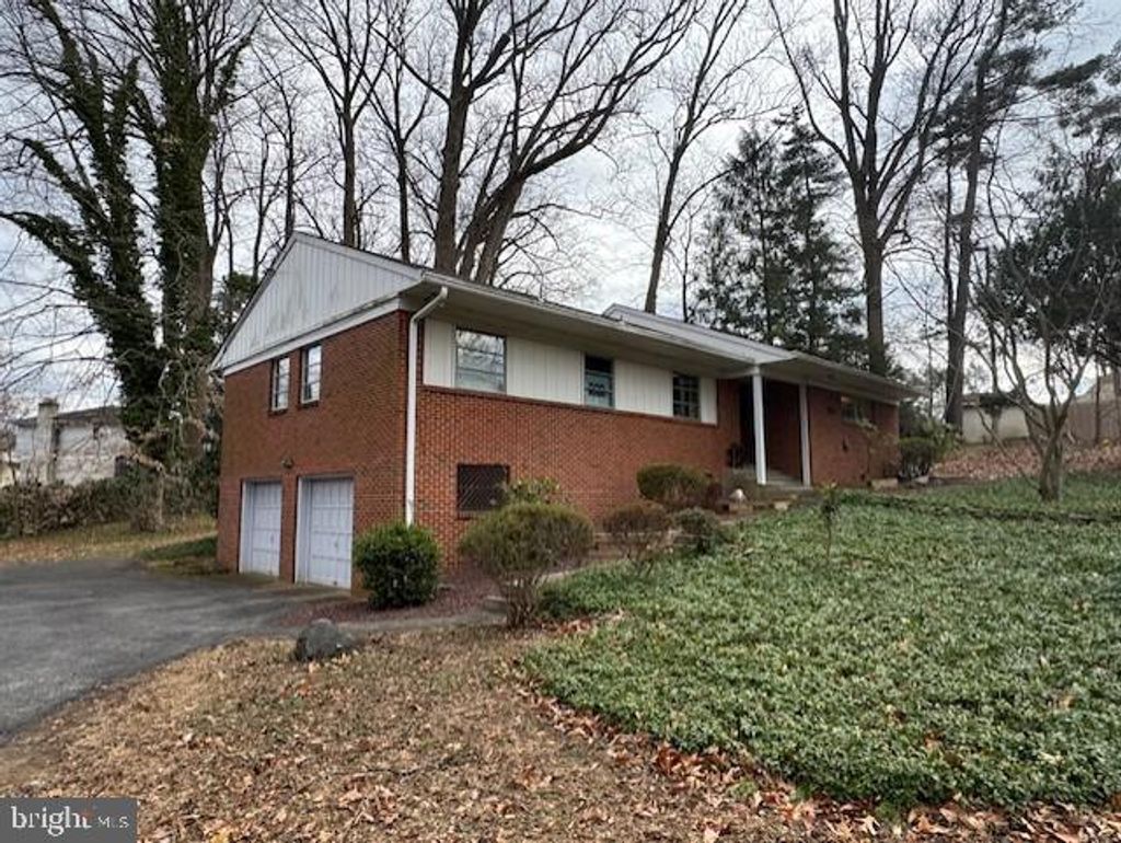 Photo of 2308 Woods Road, WILMINGTON, DE 19808 (MLS # DENC2095198)
