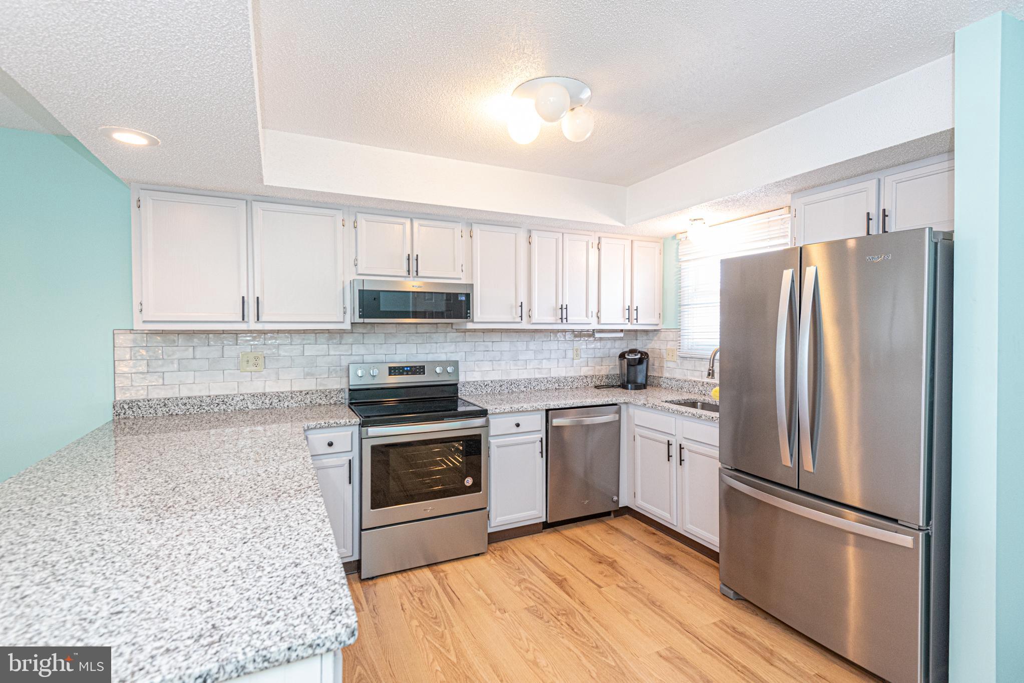 607 BAYSHORE COURT 2