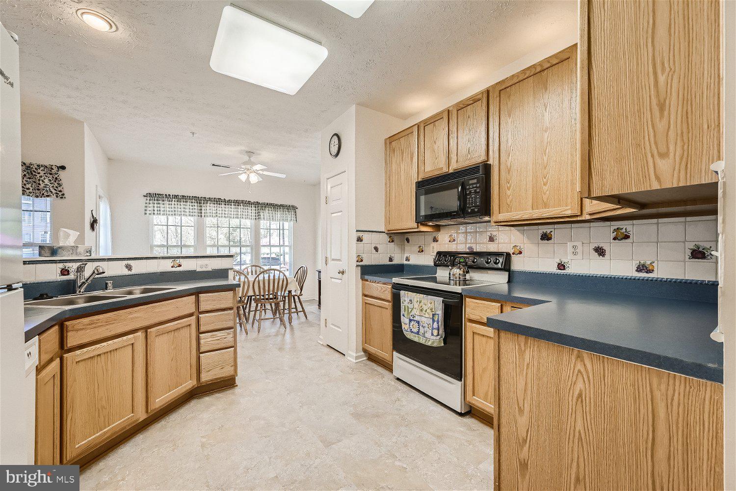 WINDSOR AT PERRY HALL FARMS - Residential