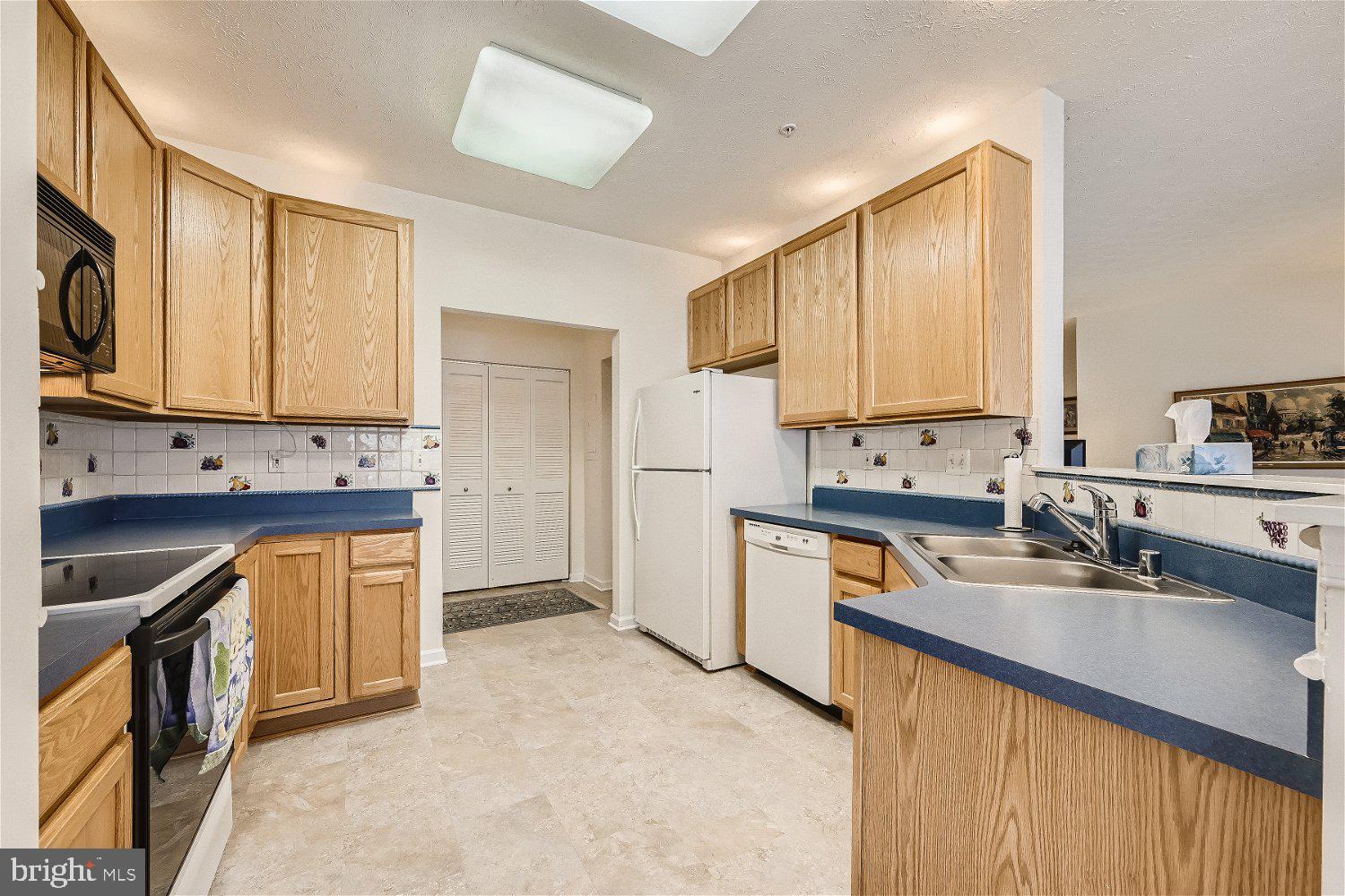 WINDSOR AT PERRY HALL FARMS - Residential