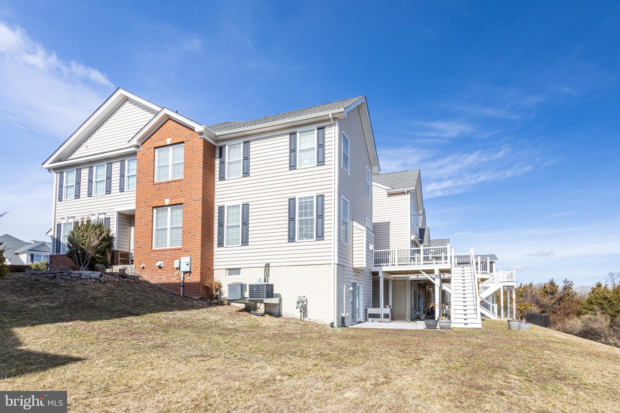LOUDOUN VALLEY ESTATES 2 - Residential