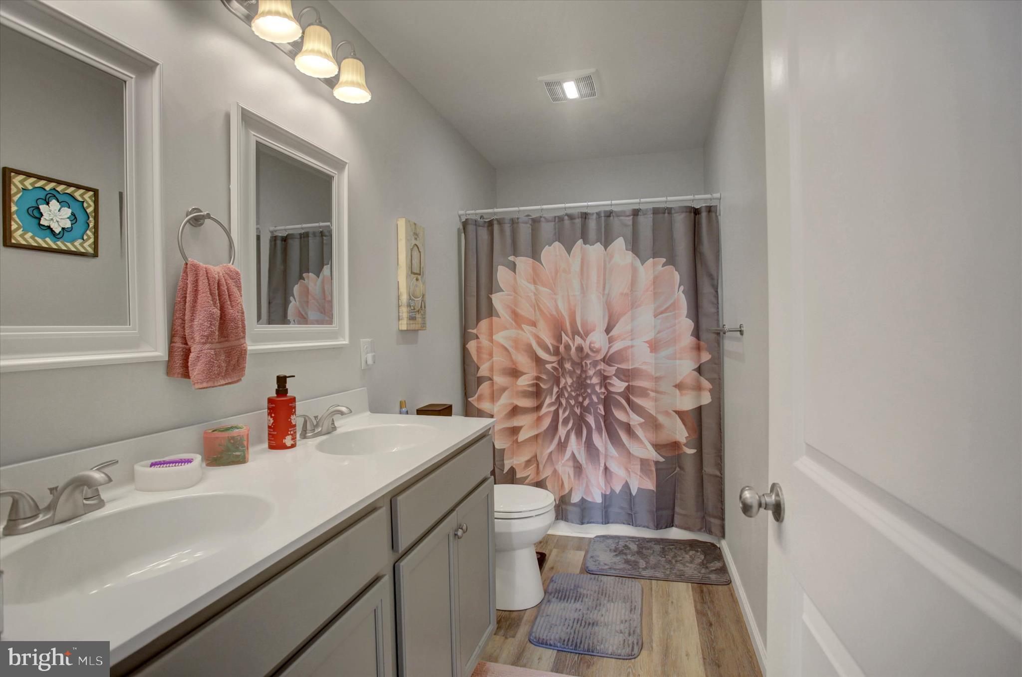 RANDOM OAKS PHASE II - Residential