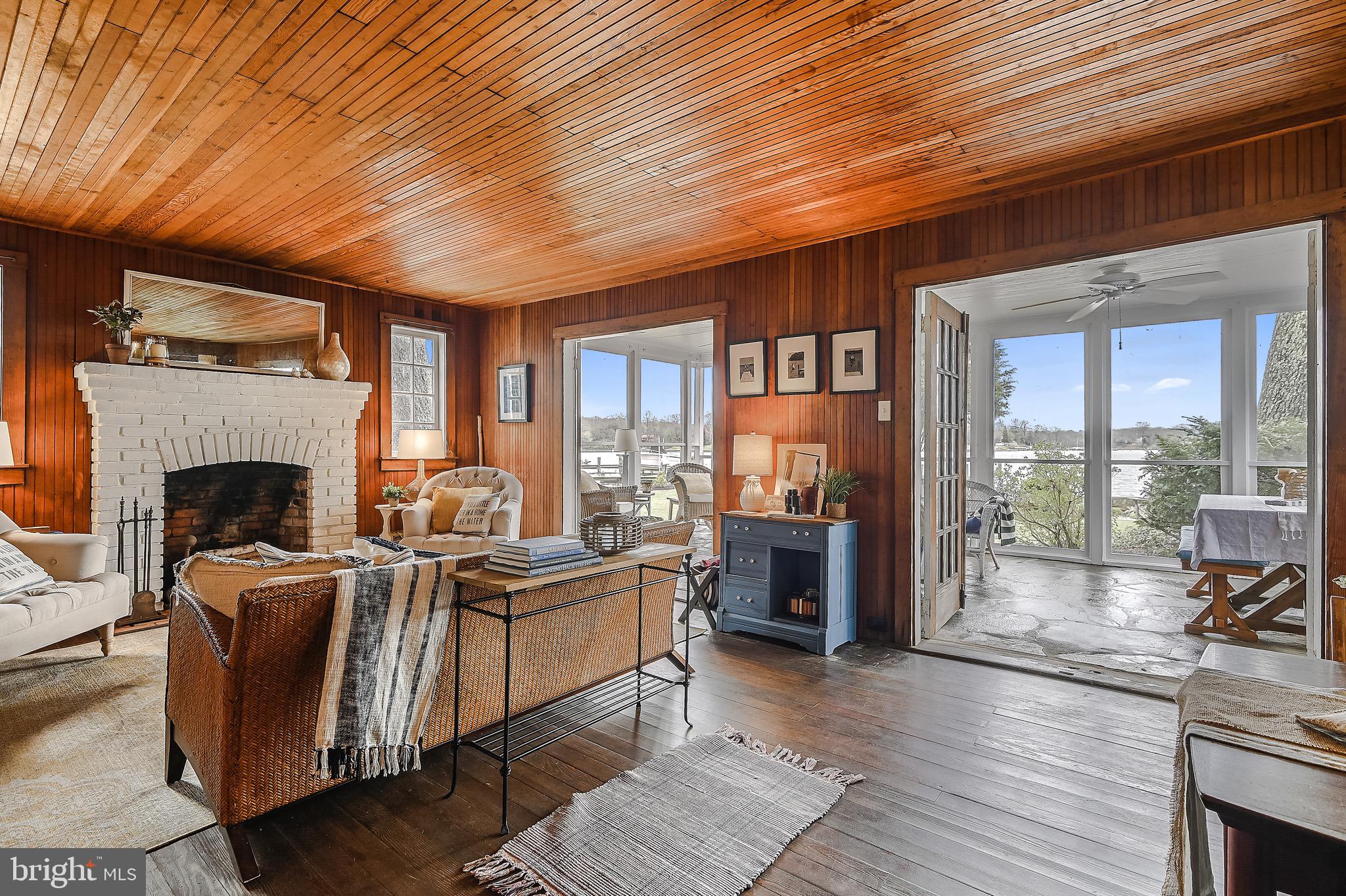 ARUNDEL BEACH - Residential