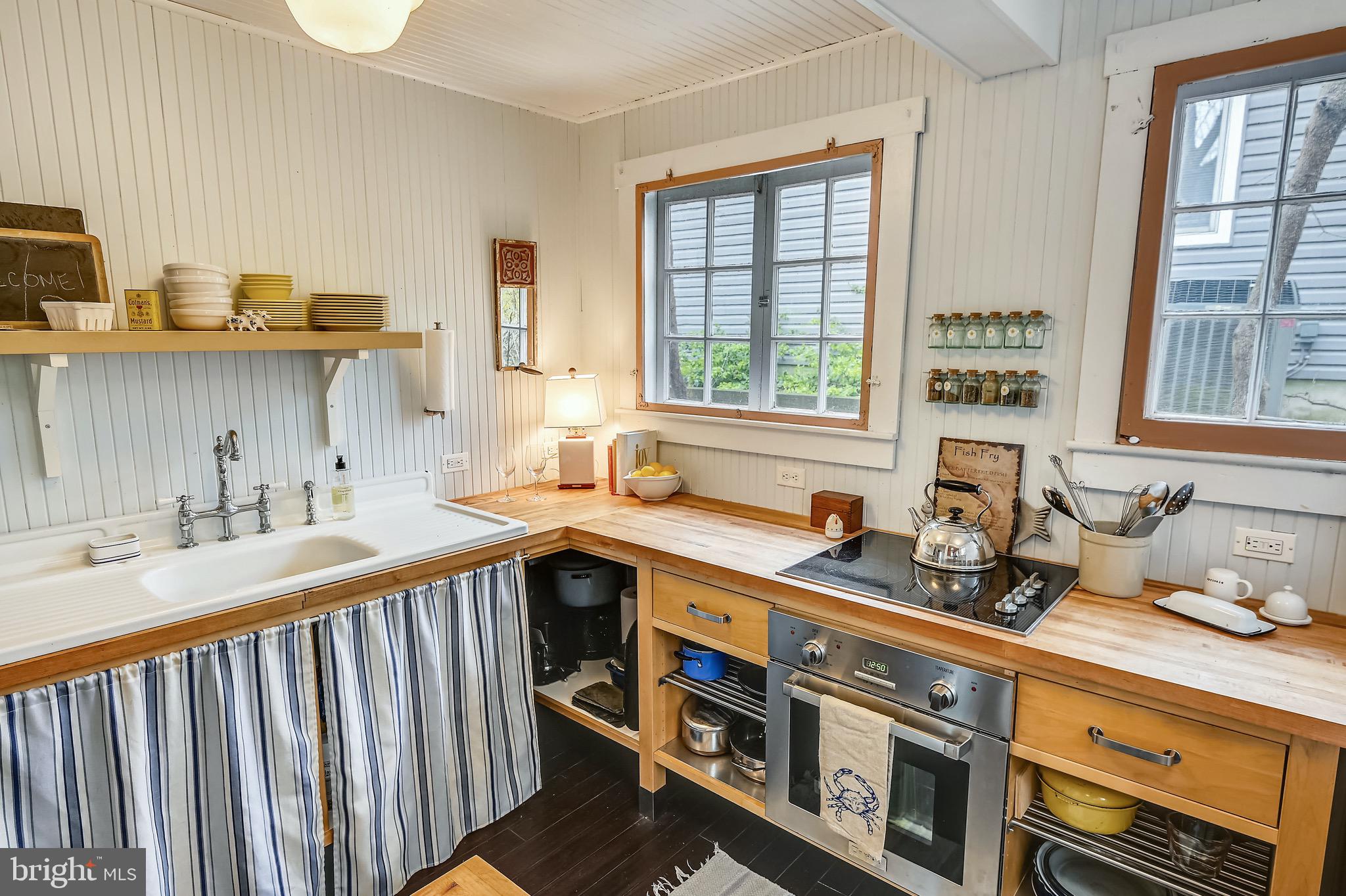 ARUNDEL BEACH - Residential