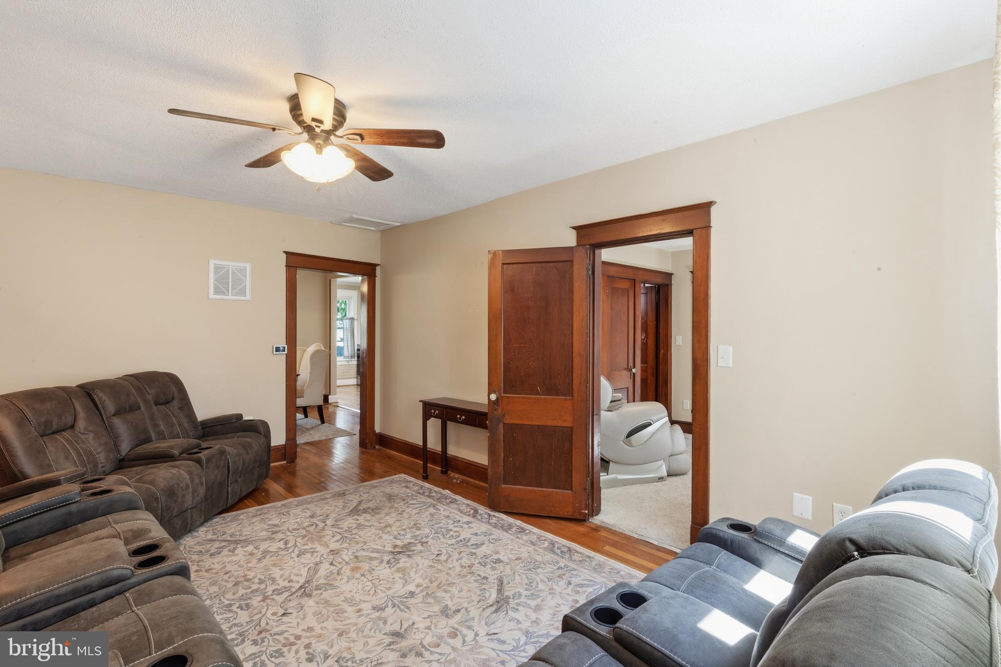 DAMASCUS OUTSIDE - Residential