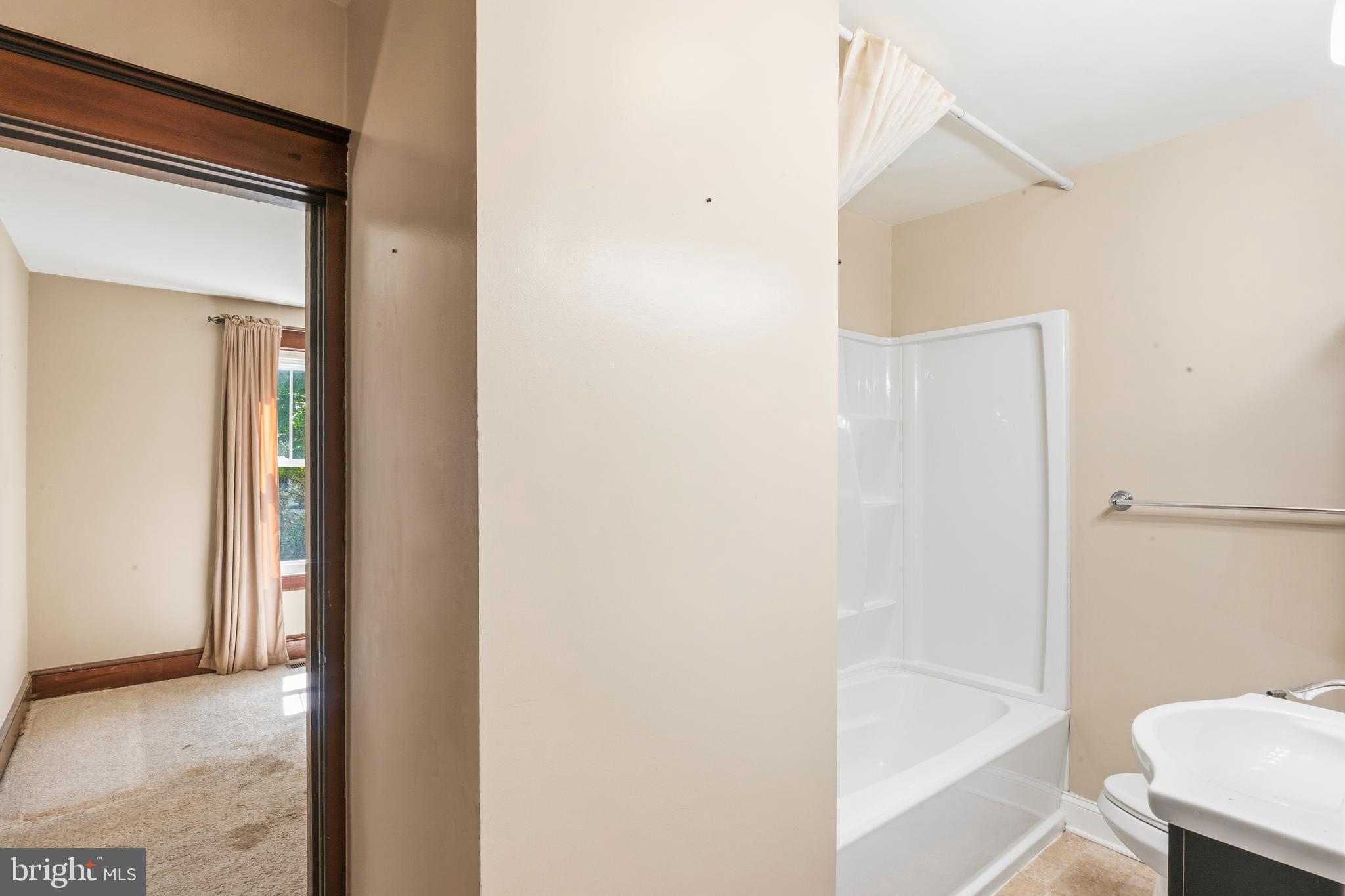 DAMASCUS OUTSIDE - Residential