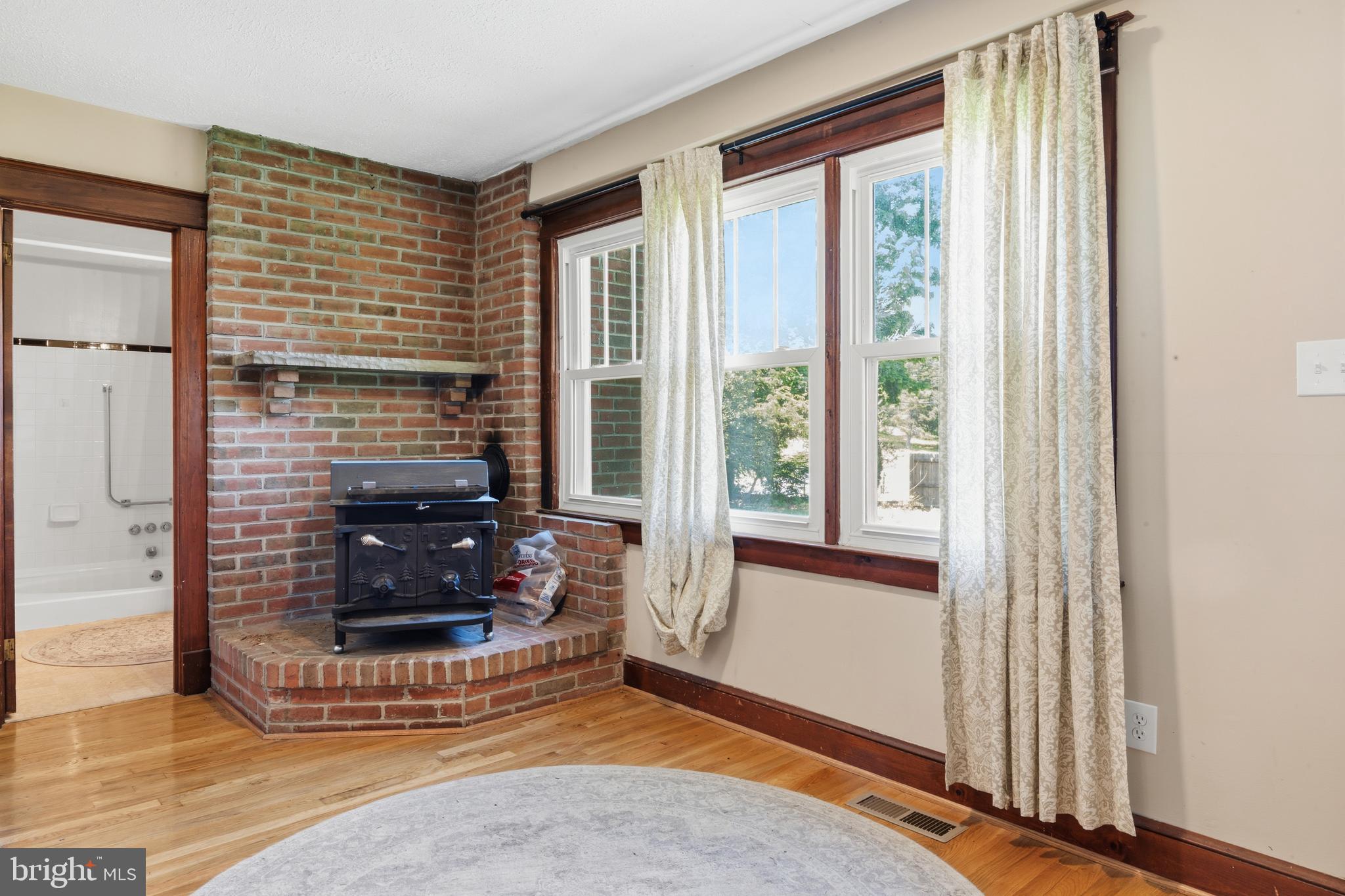 DAMASCUS OUTSIDE - Residential