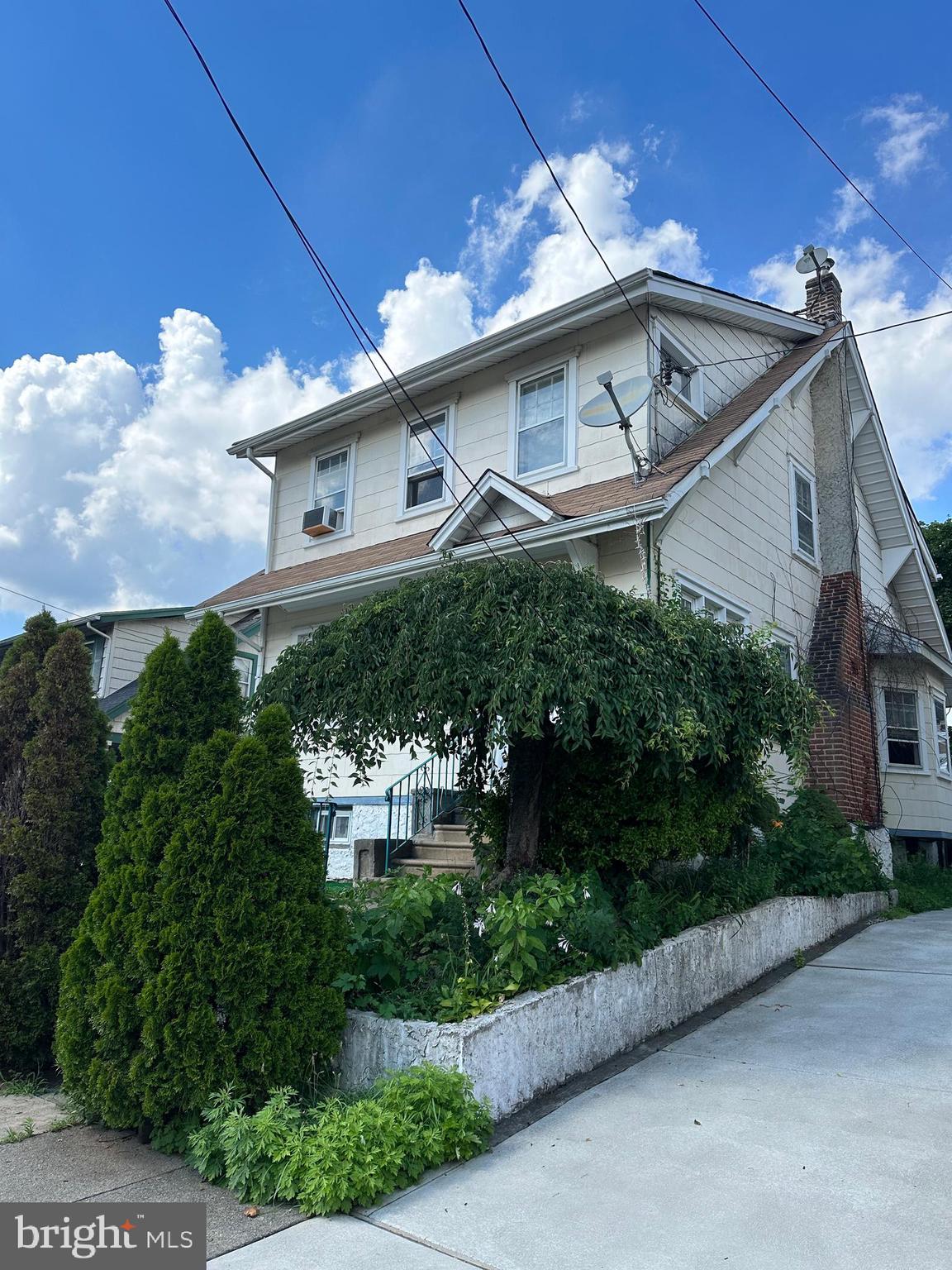 325 MAGEE AVENUE