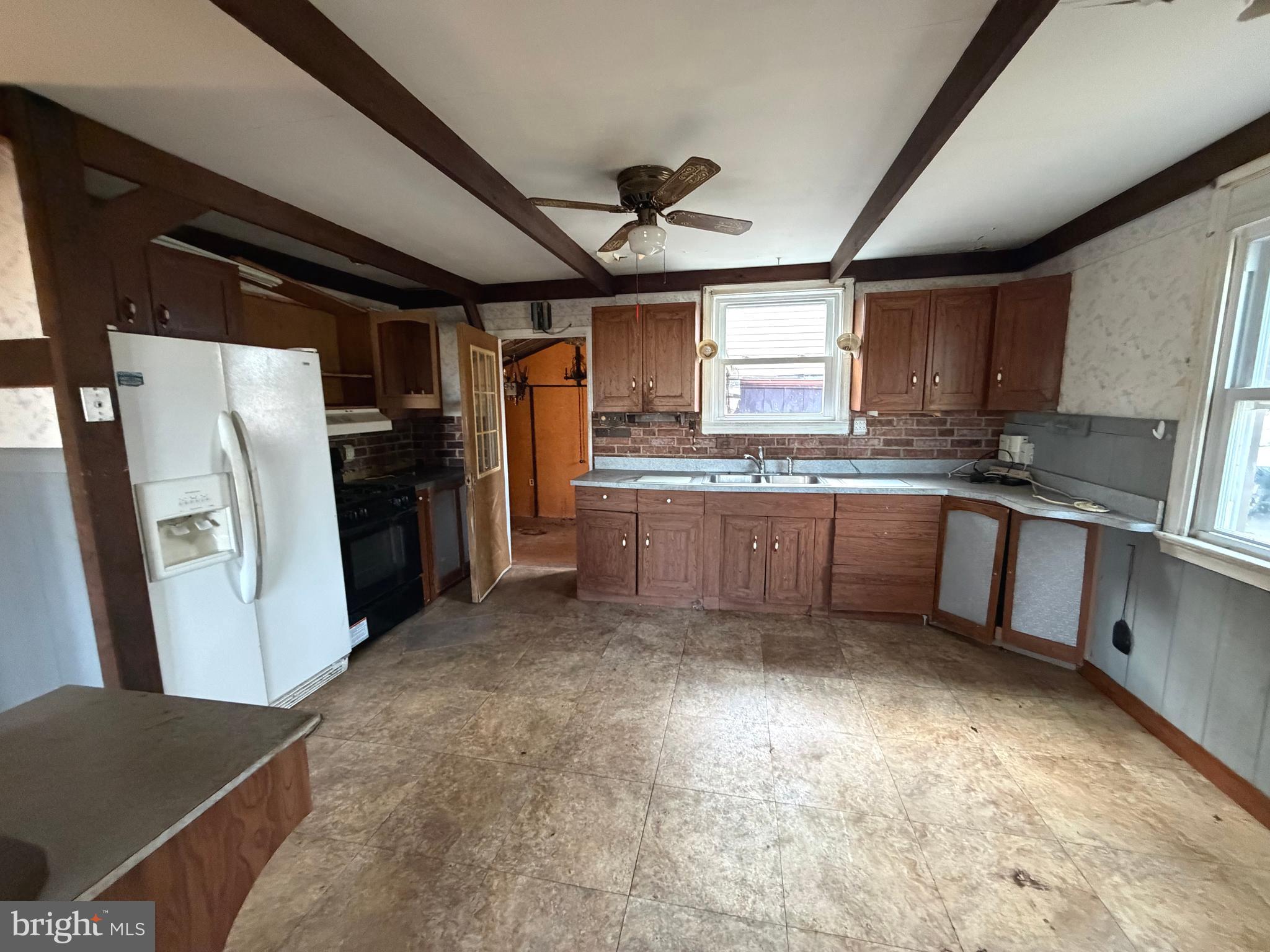 ELMWOOD TERR - Residential