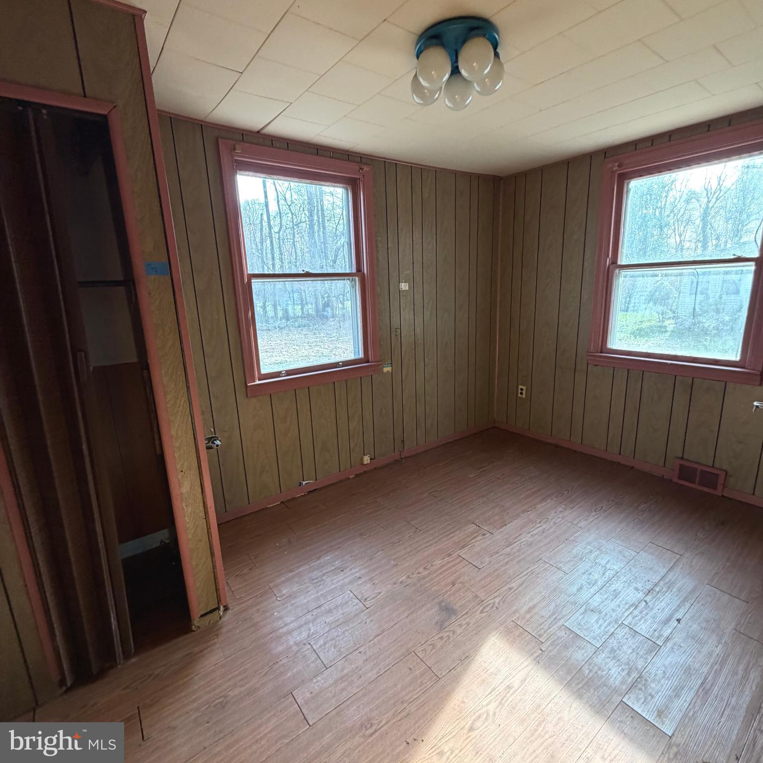 ELMWOOD TERR - Residential