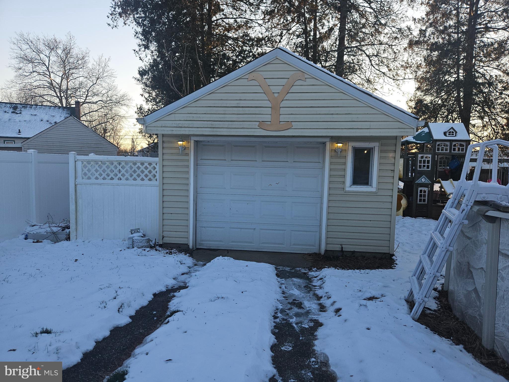 NONE AVA ILABLE - Residential