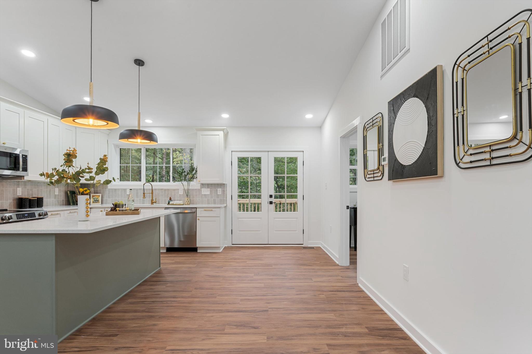 RIVERSIDE - Residential