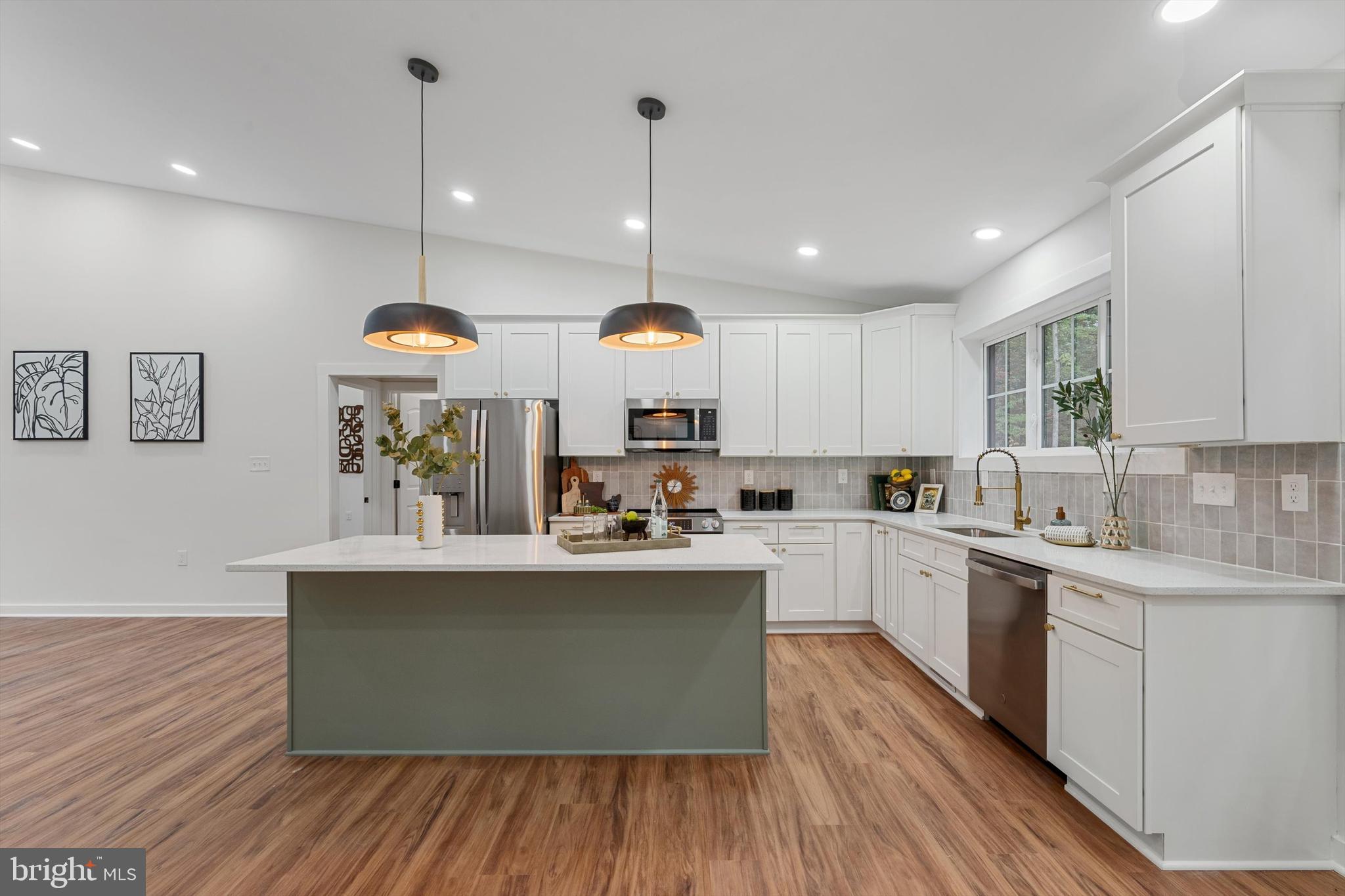 RIVERSIDE - Residential