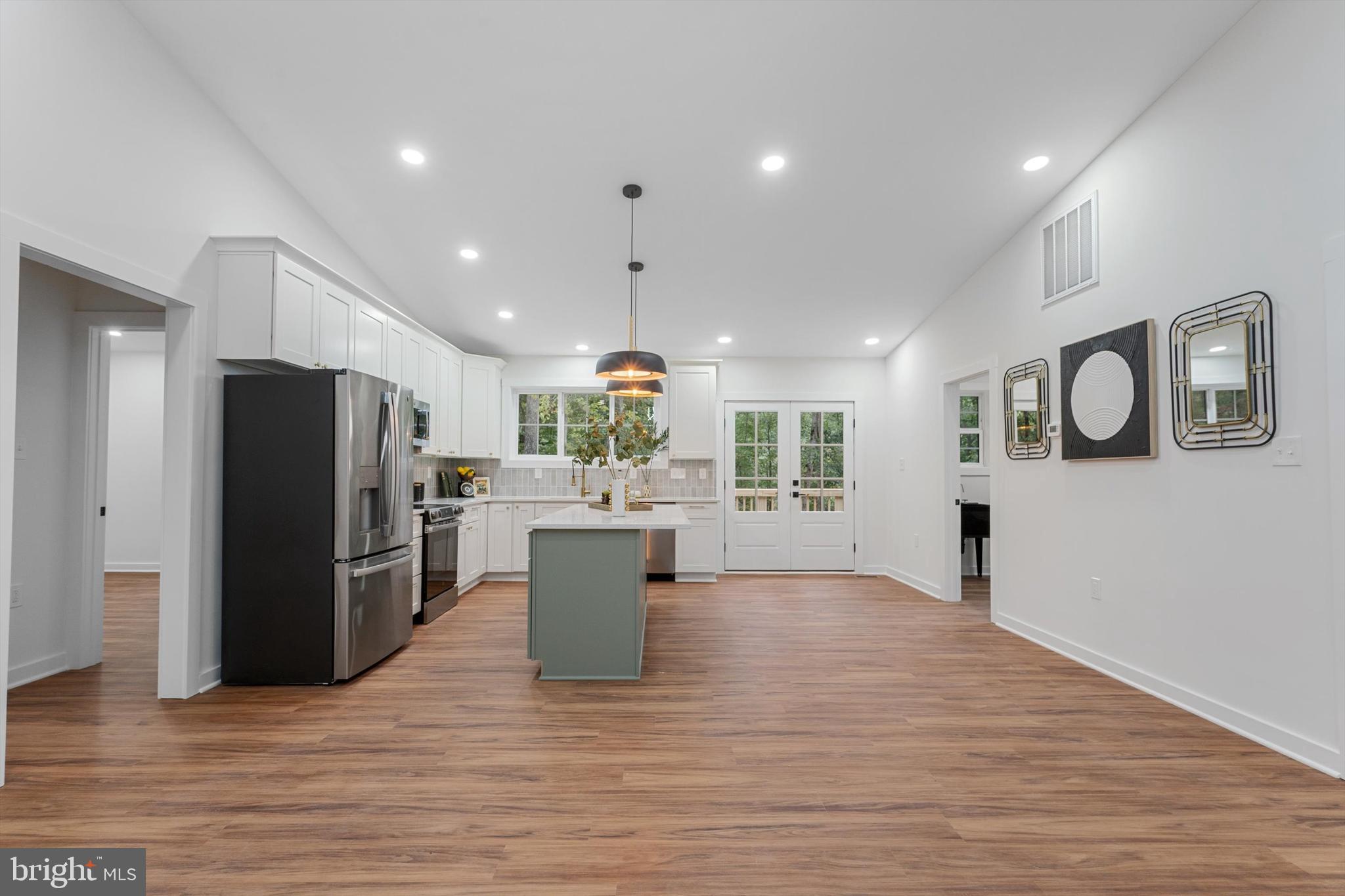 RIVERSIDE - Residential