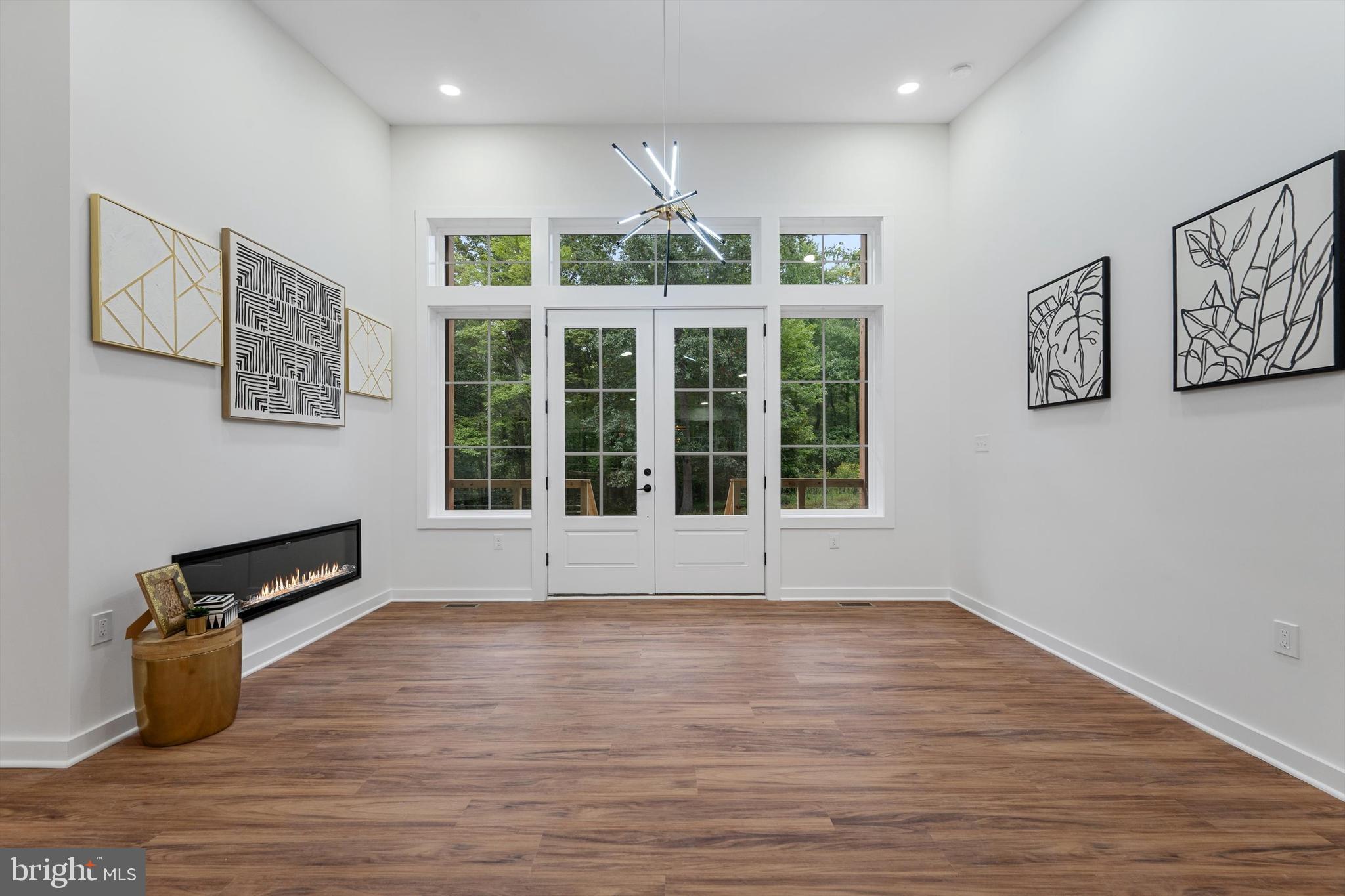 RIVERSIDE - Residential