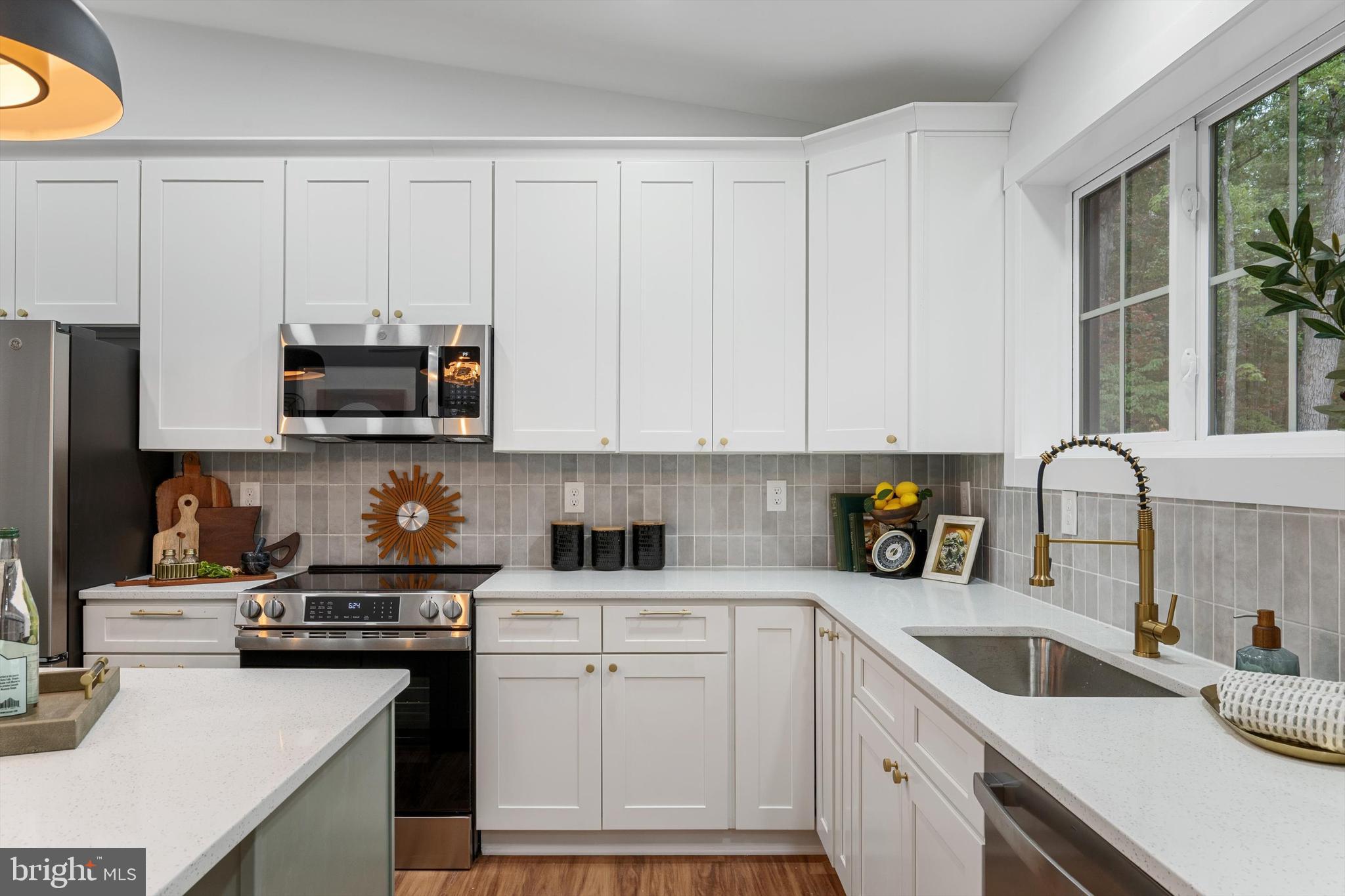 RIVERSIDE - Residential