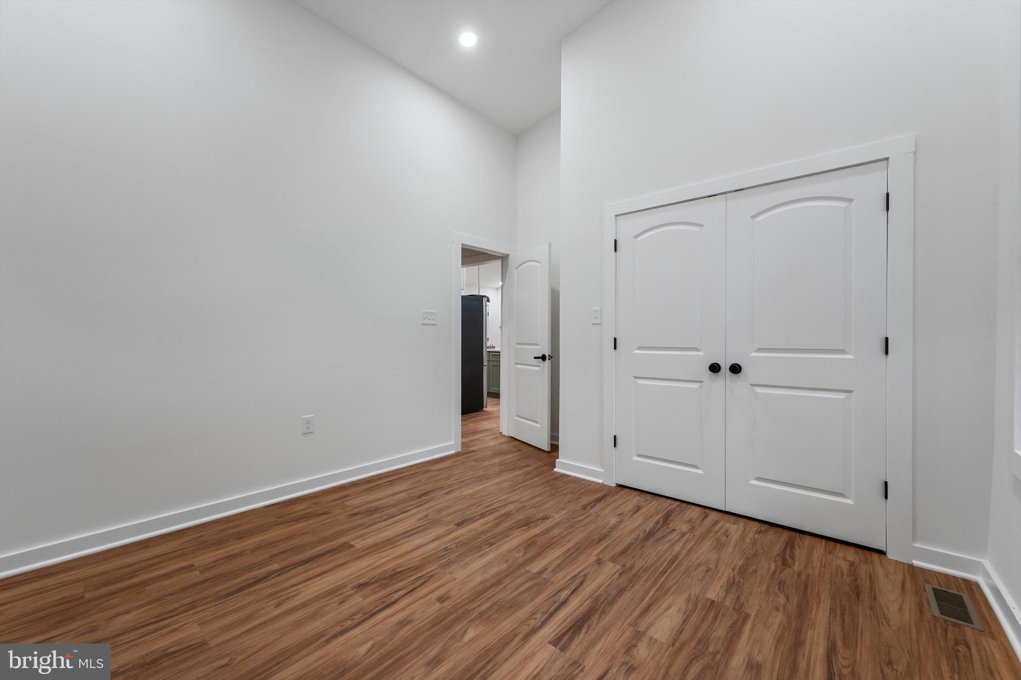 RIVERSIDE - Residential