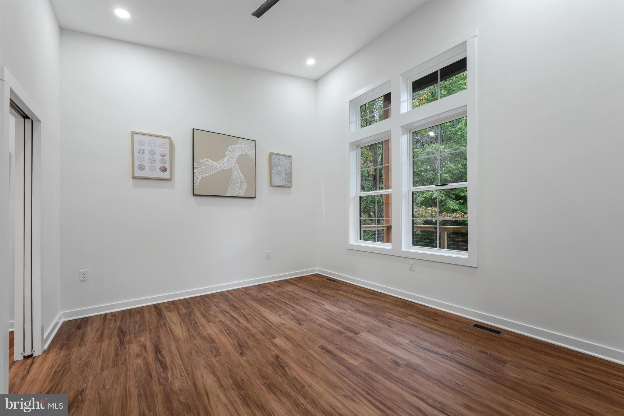 RIVERSIDE - Residential