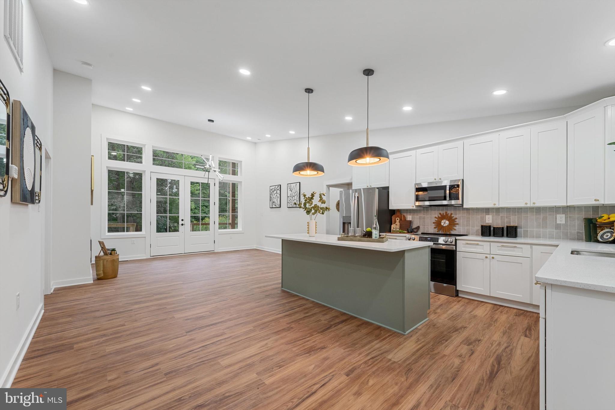 RIVERSIDE - Residential