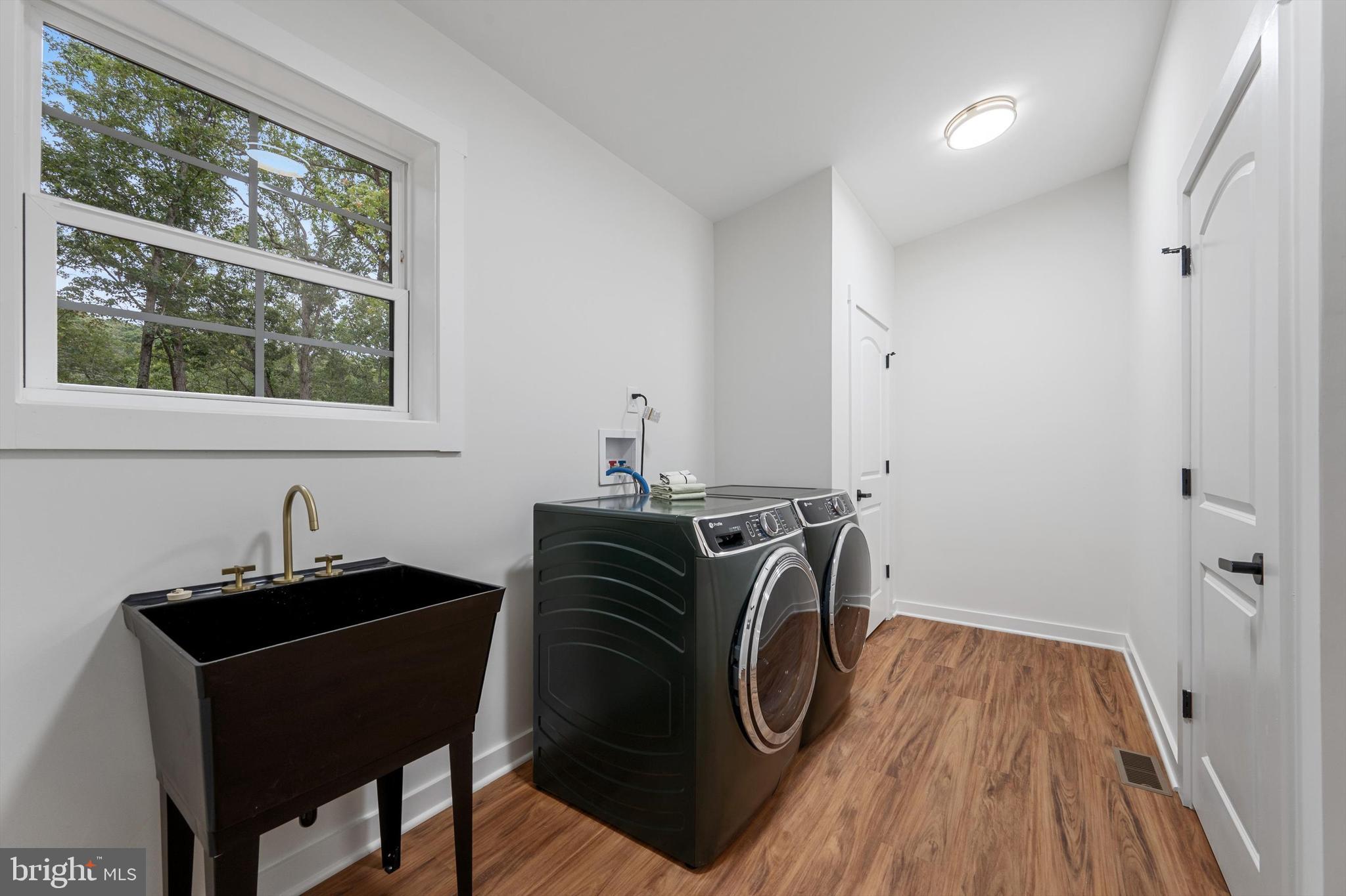 RIVERSIDE - Residential