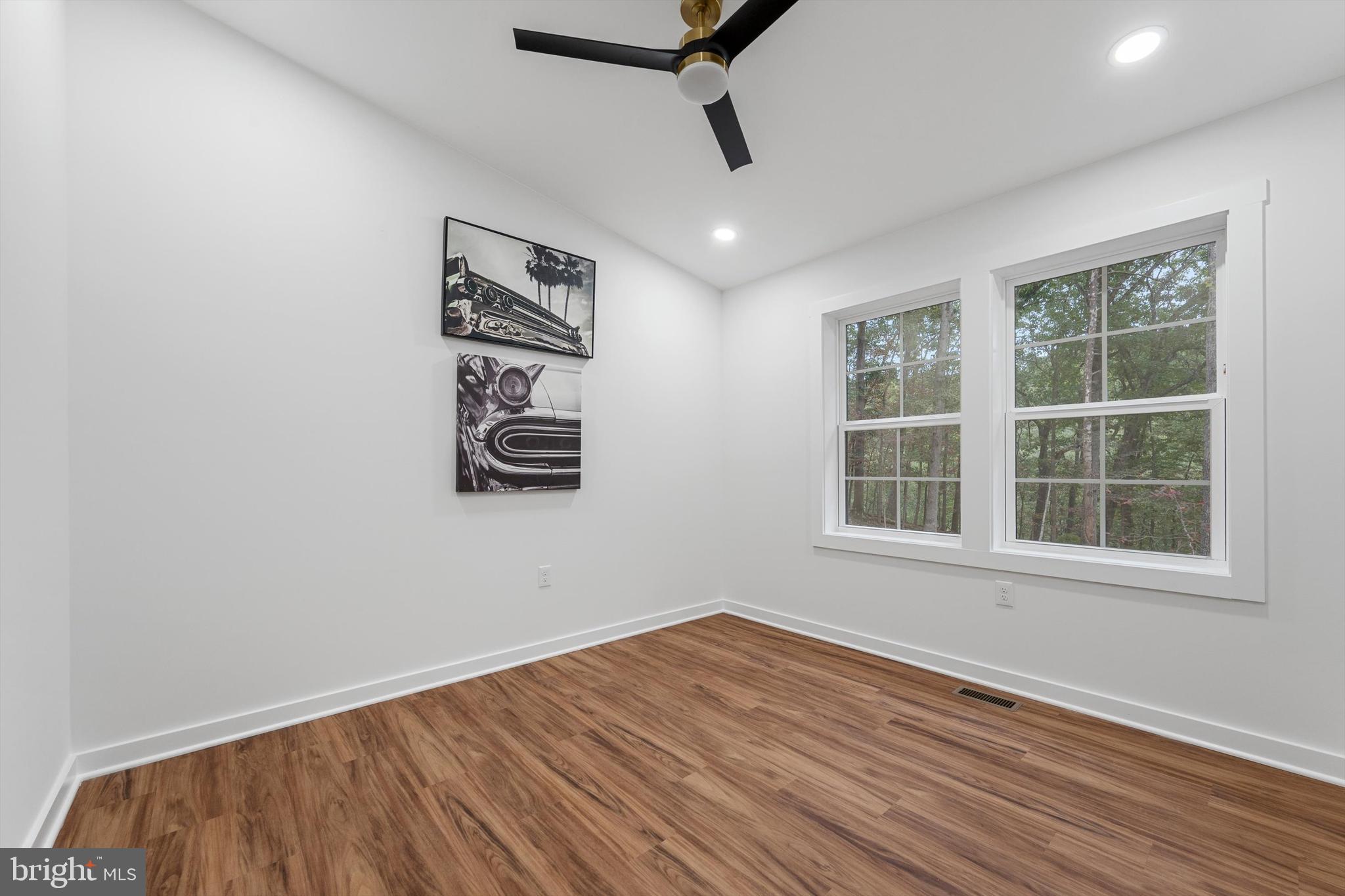 RIVERSIDE - Residential