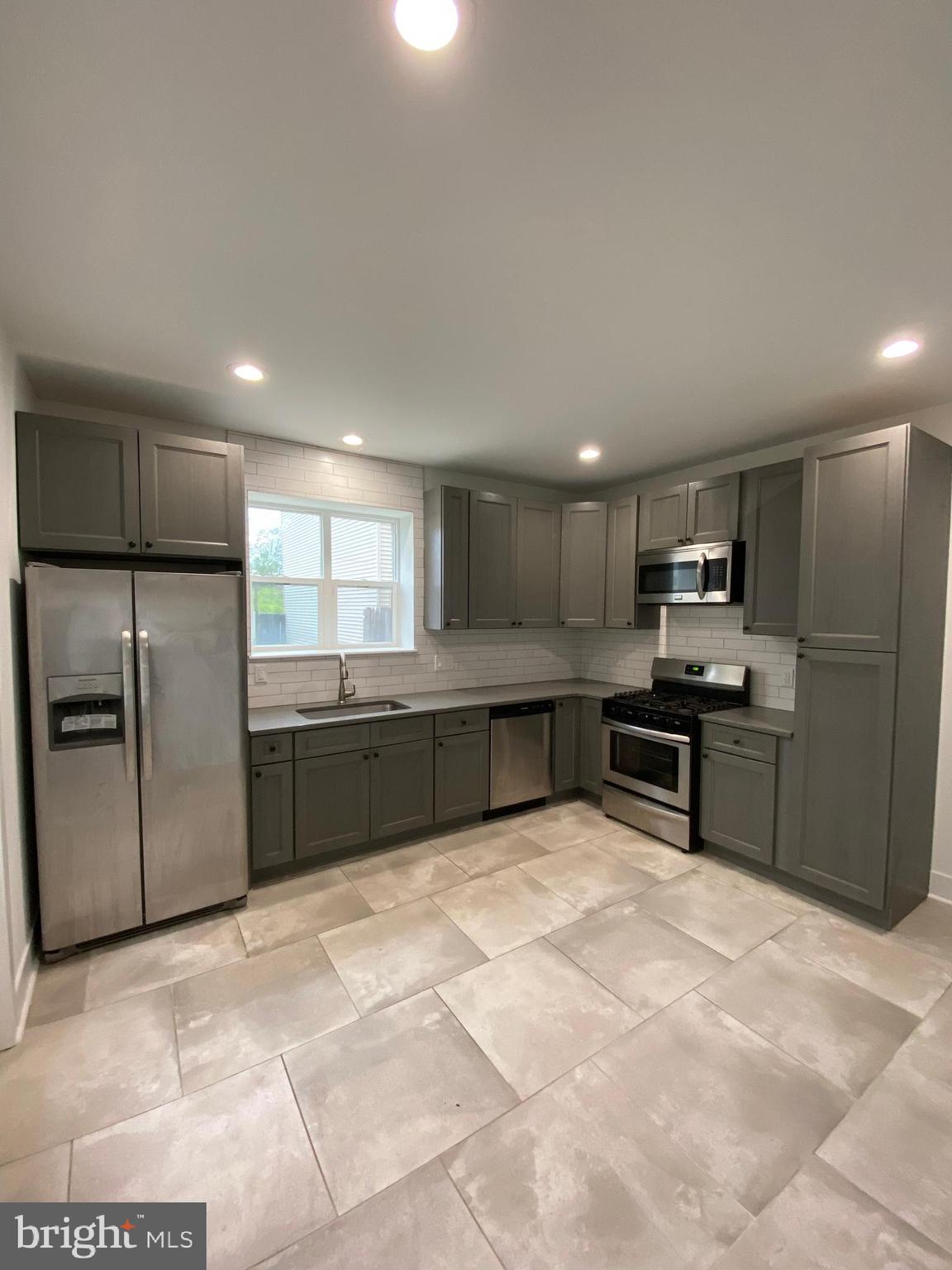 PORT RICHMOND - Residential