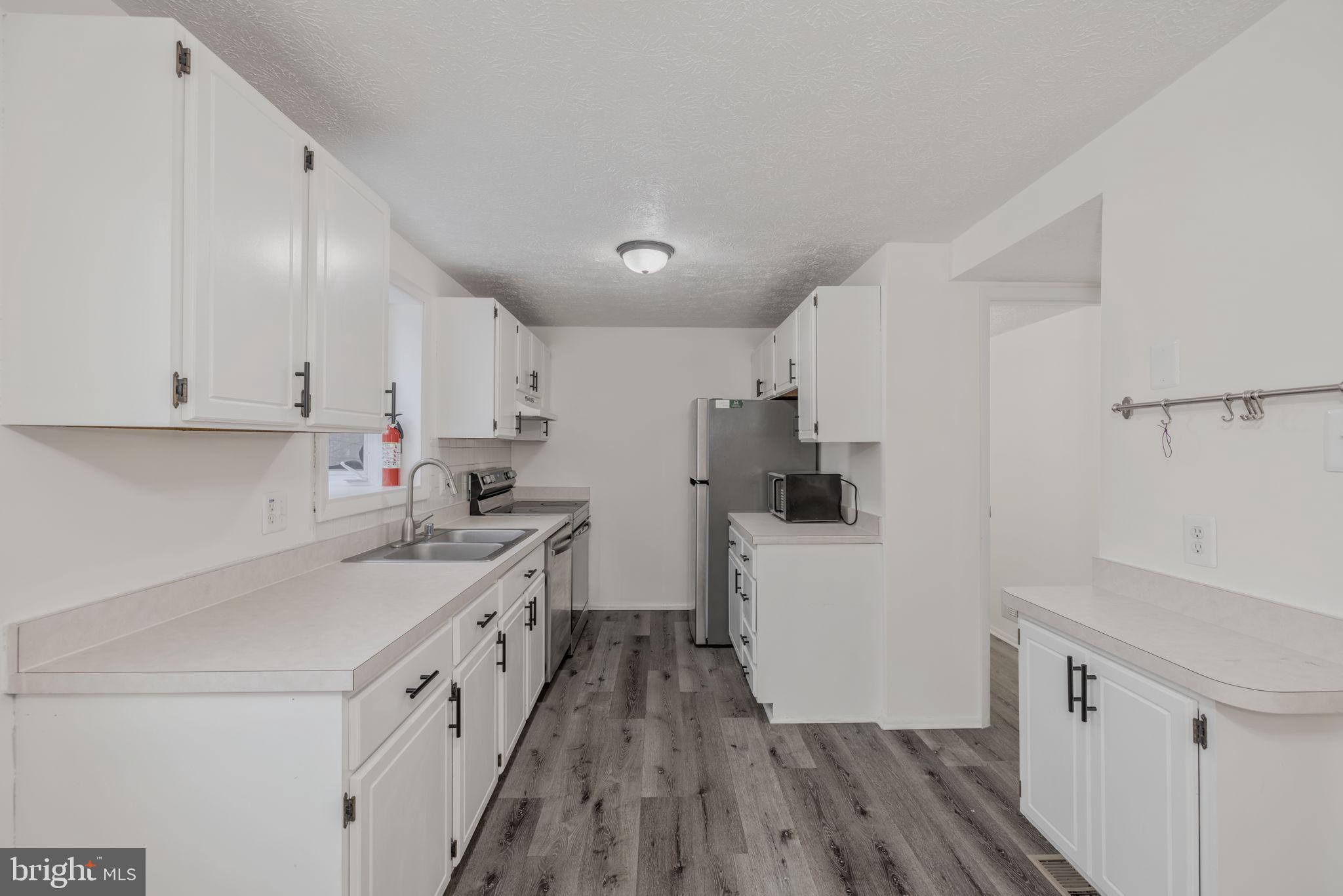 NEWINGTON FOREST - Residential