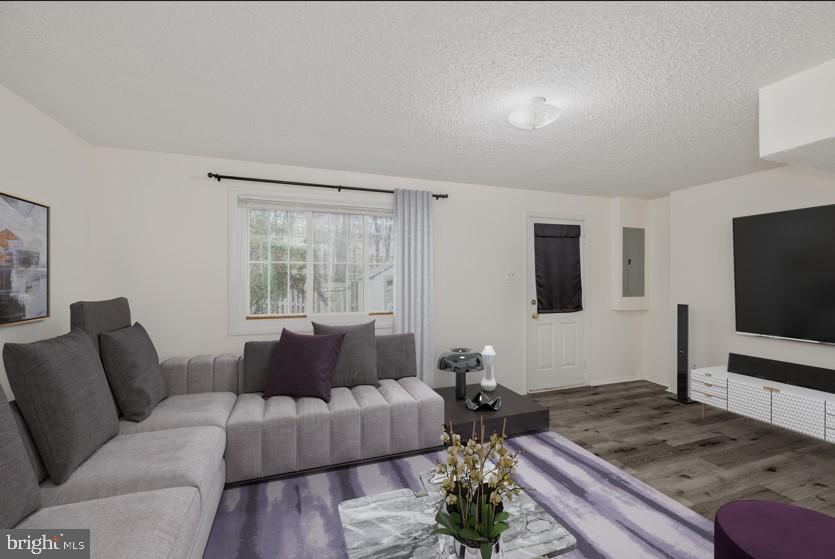 NEWINGTON FOREST - Residential