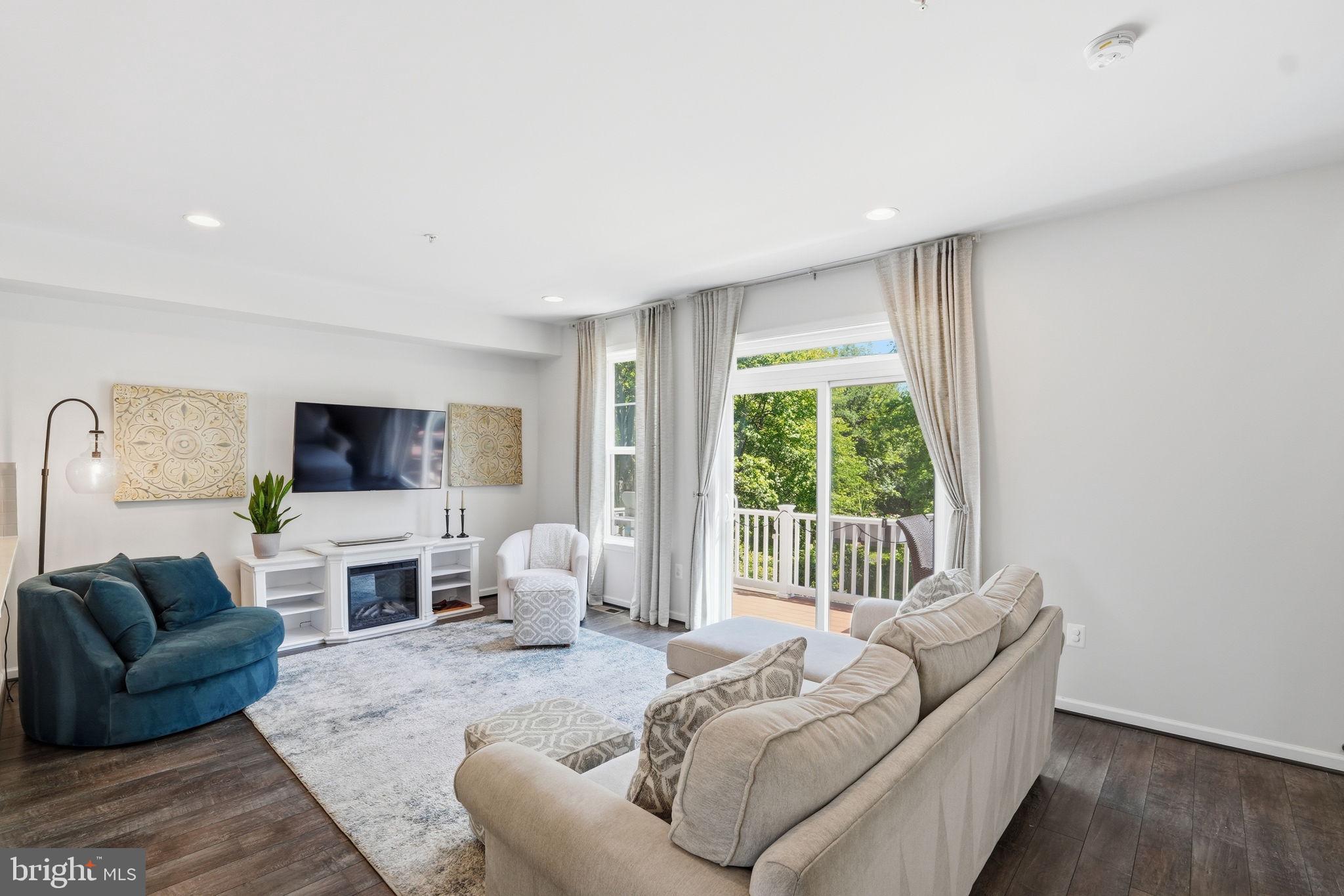 BRADFORD'S LANDING - Residential
