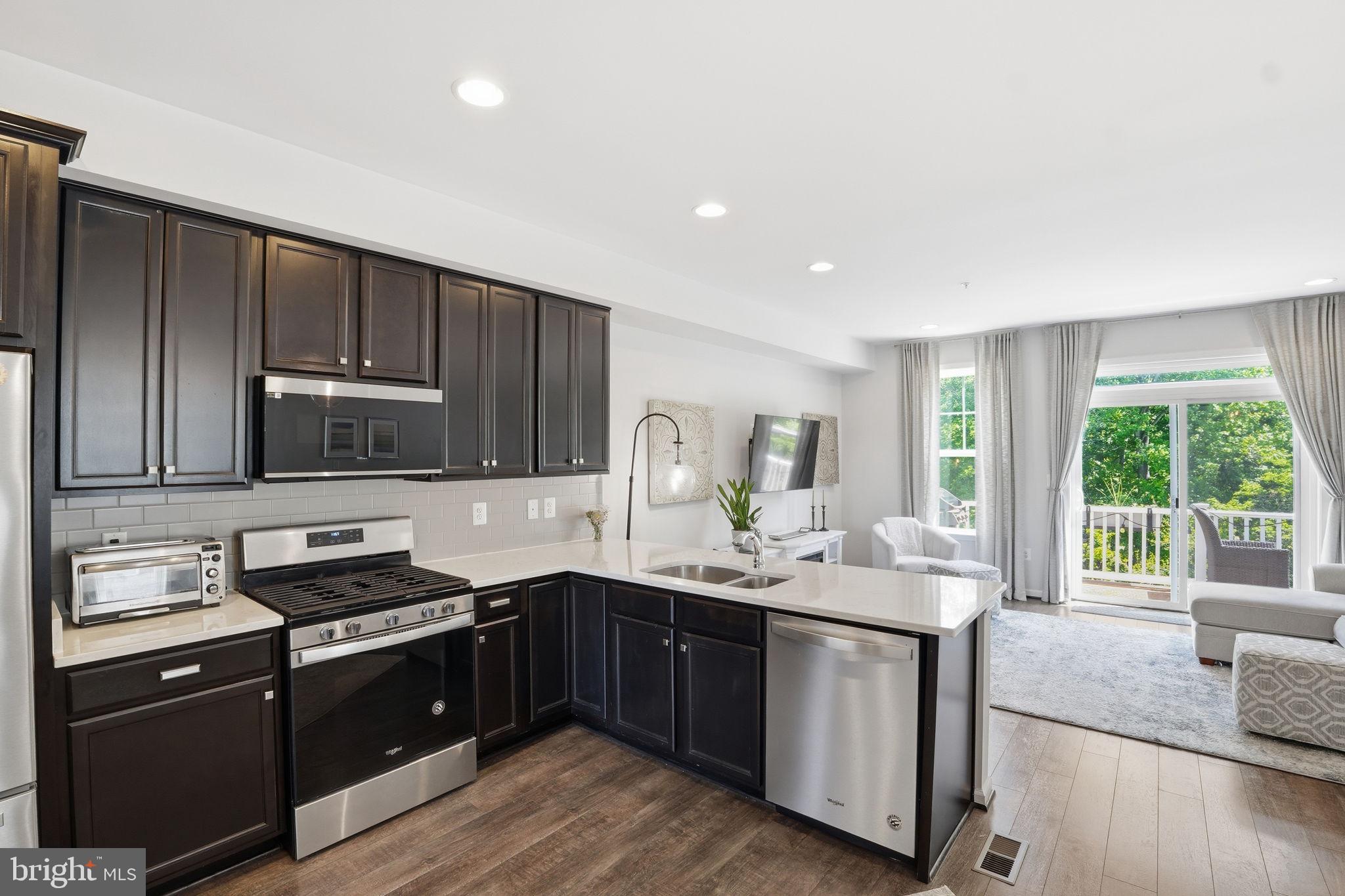 BRADFORD'S LANDING - Residential