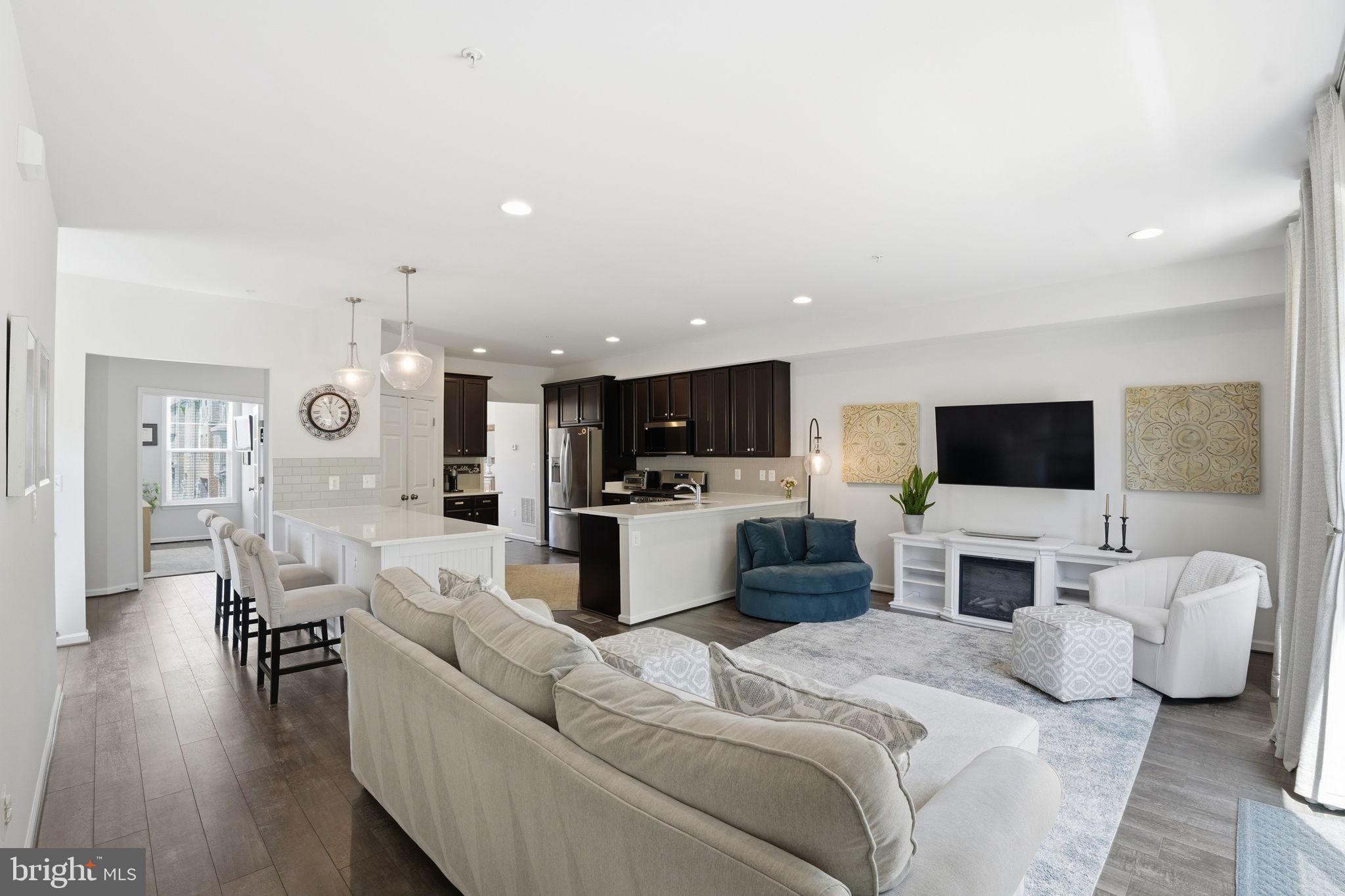 BRADFORD'S LANDING - Residential