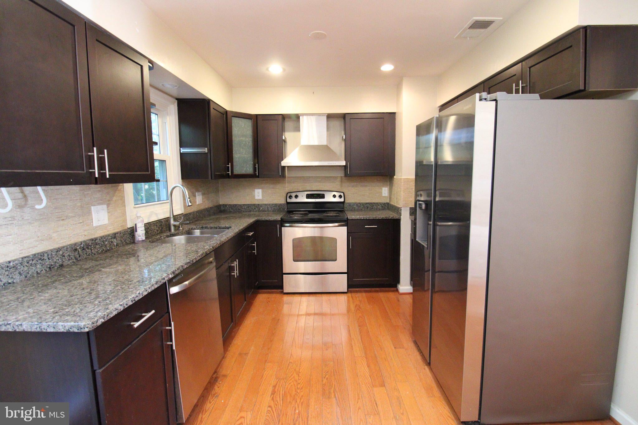 5706 HERITAGE CROSSING COURT