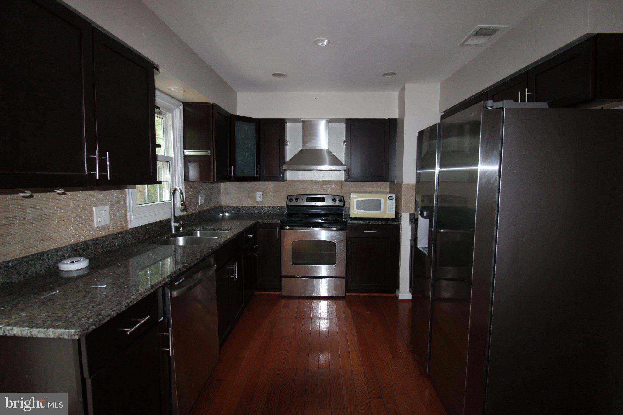 5706 HERITAGE CROSSING COURT