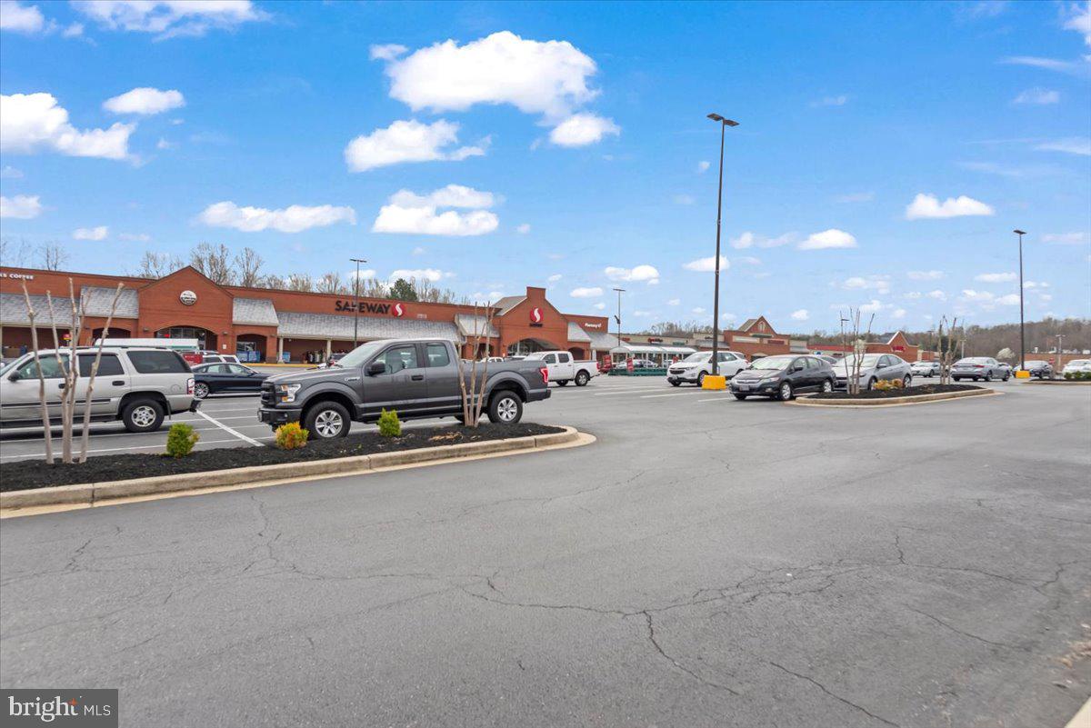 OAK TREE LANDING - Residential