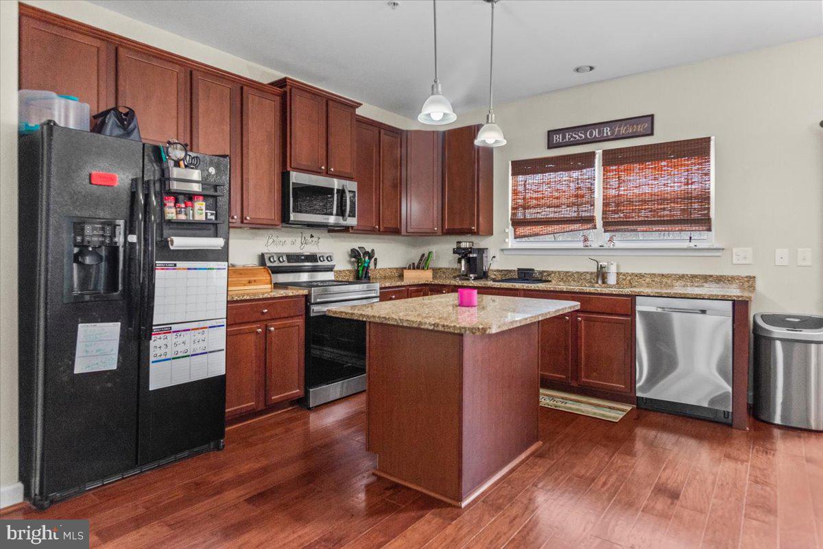 OAK TREE LANDING - Residential