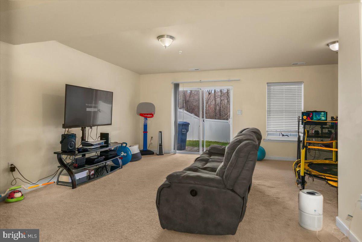 OAK TREE LANDING - Residential