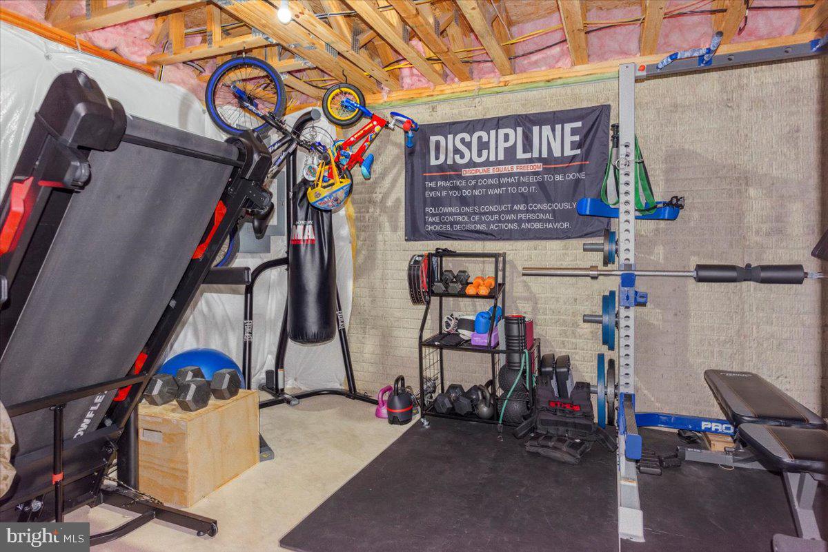 OAK TREE LANDING - Residential