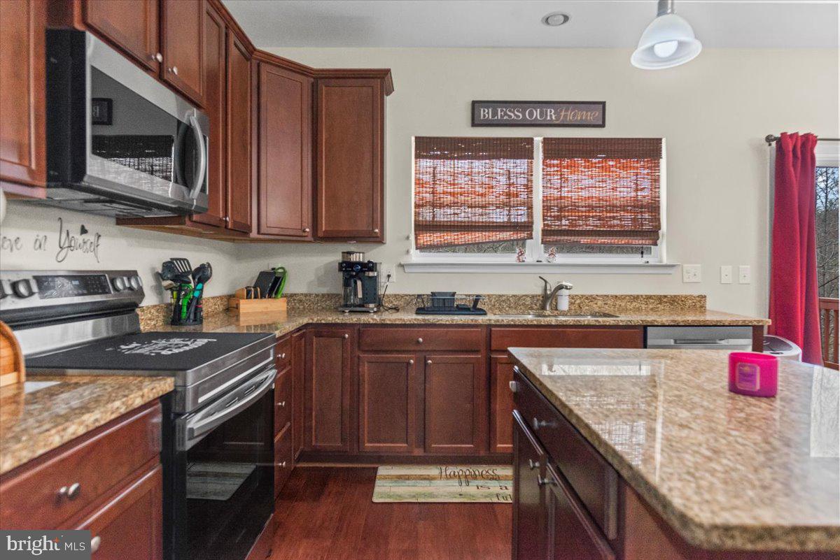 OAK TREE LANDING - Residential