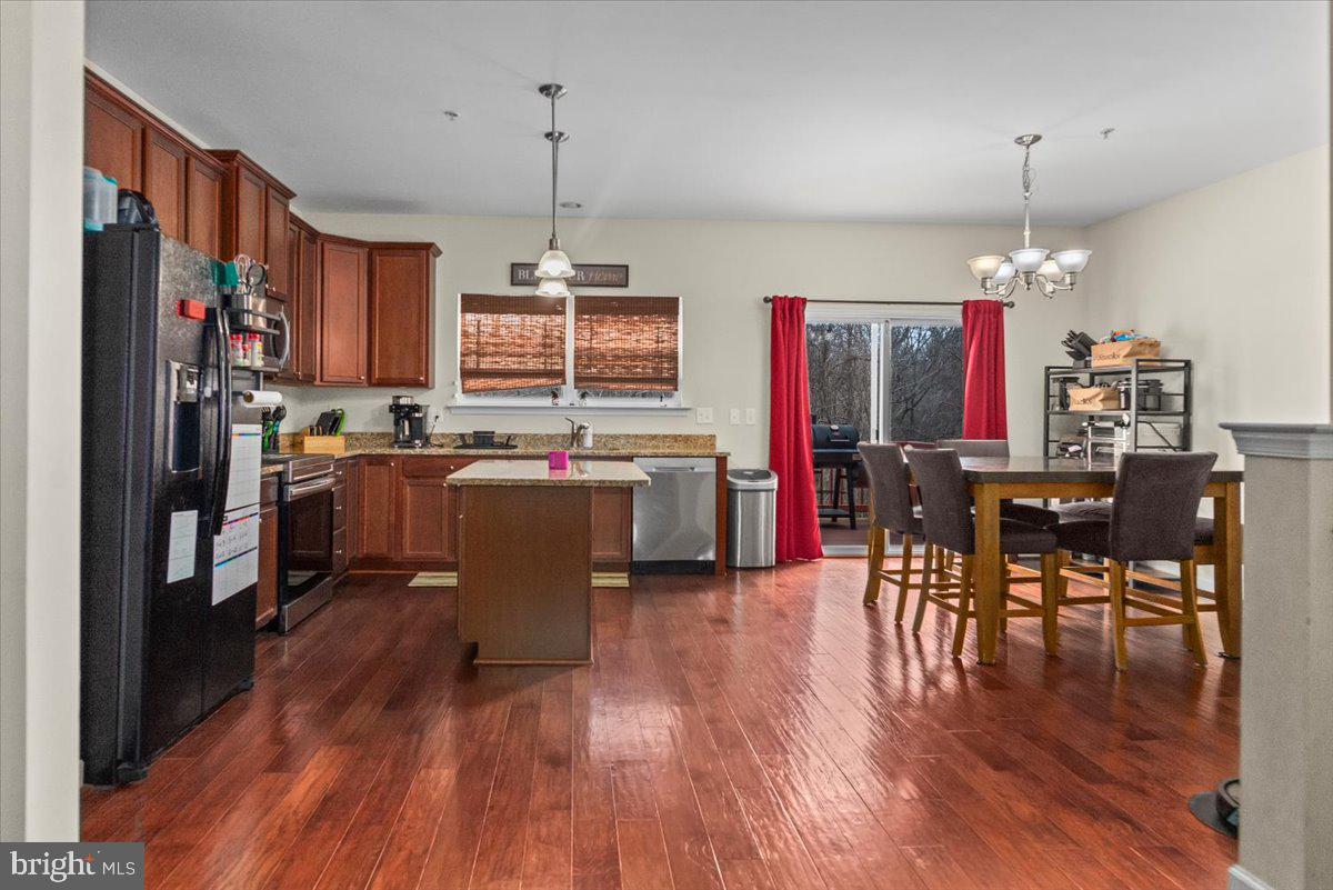 OAK TREE LANDING - Residential