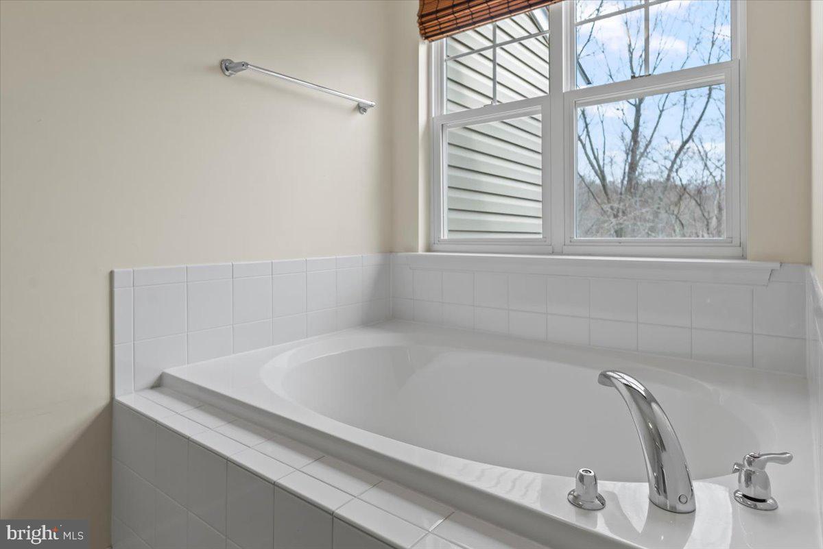 OAK TREE LANDING - Residential