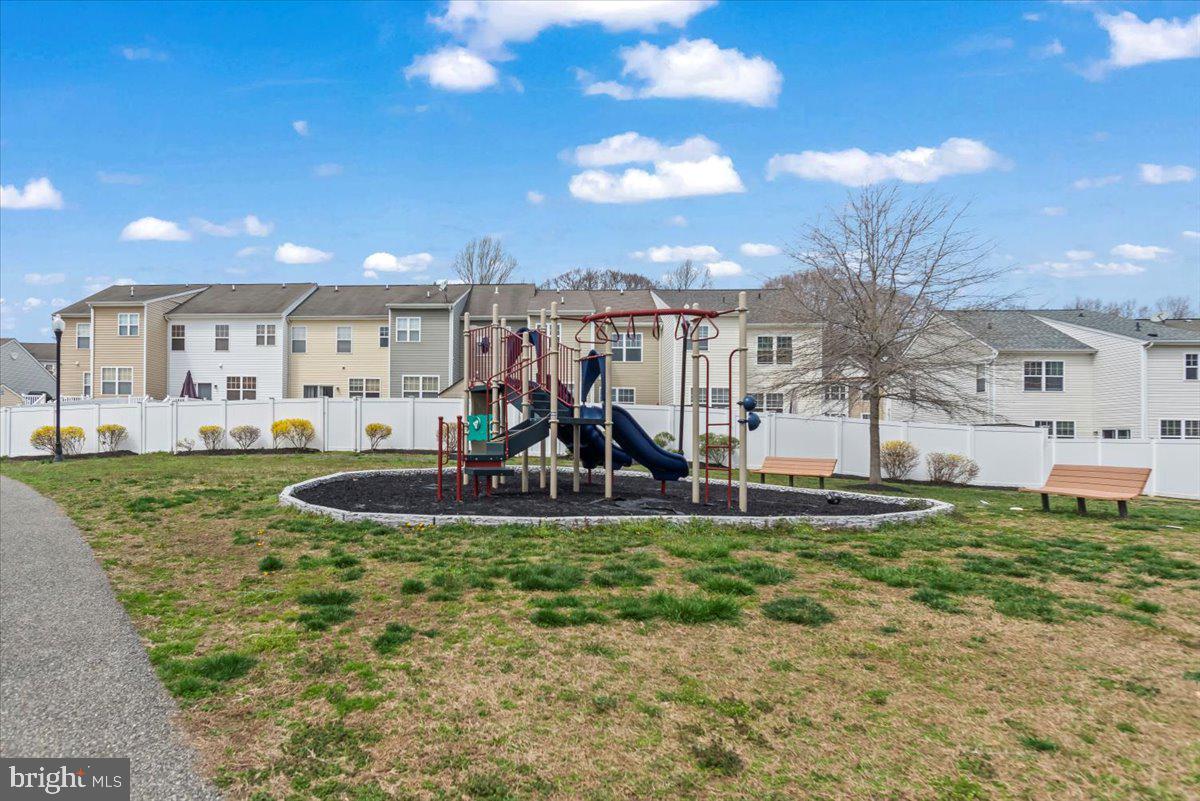 OAK TREE LANDING - Residential