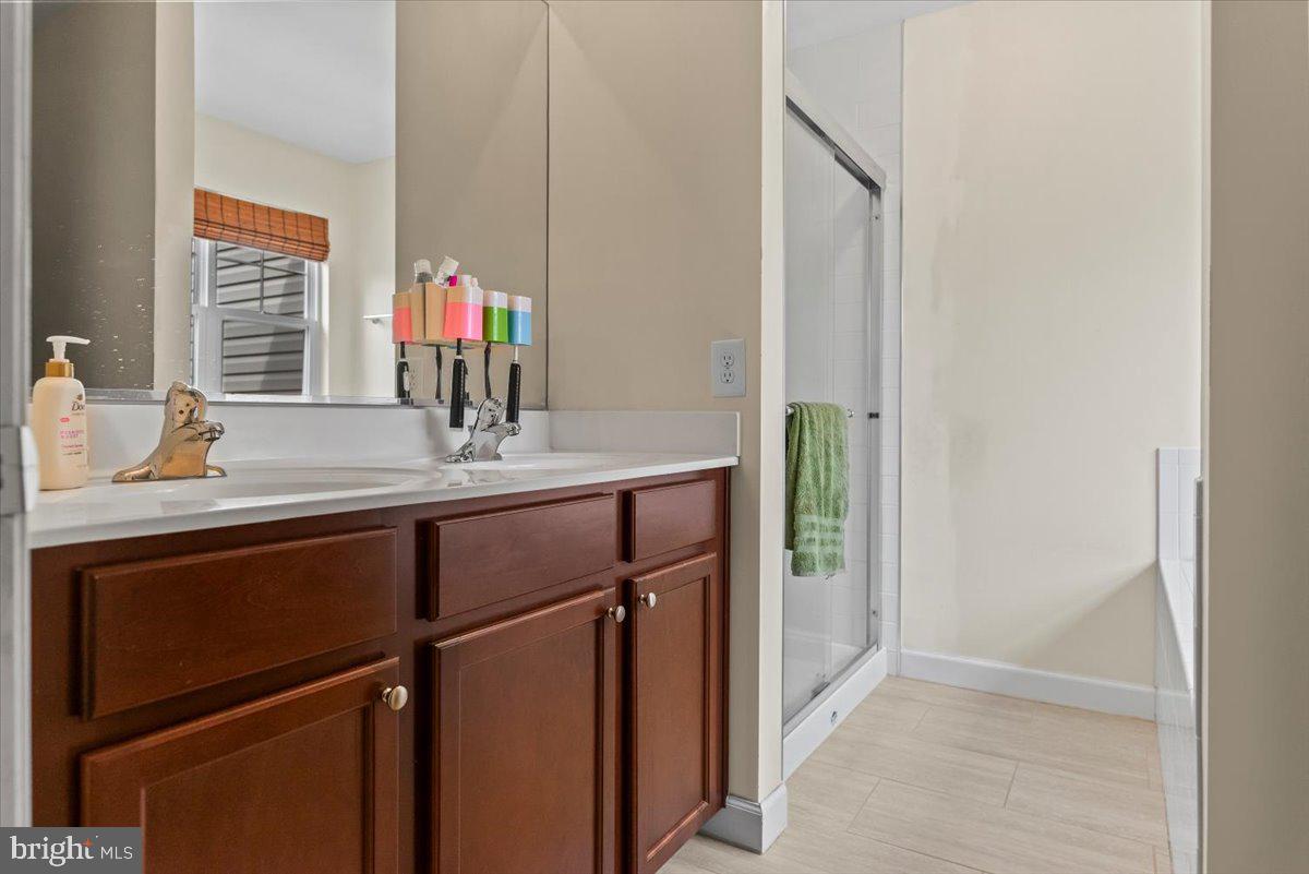 OAK TREE LANDING - Residential