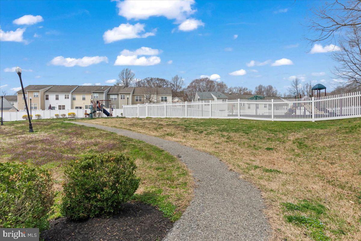 OAK TREE LANDING - Residential