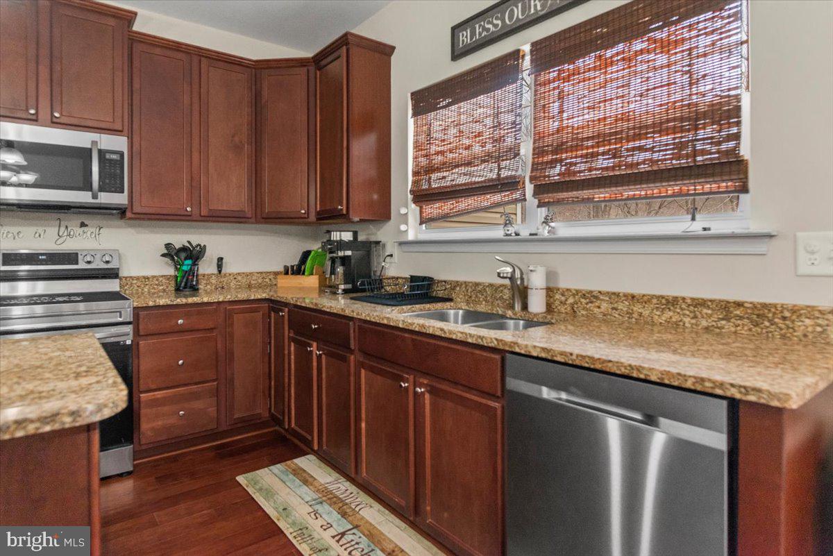 OAK TREE LANDING - Residential