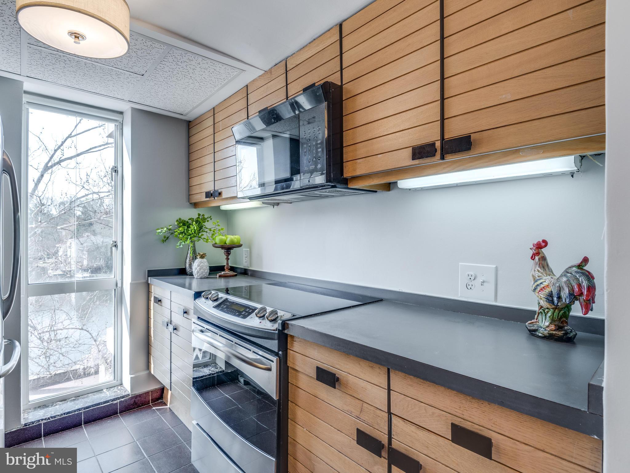 LAKE ANNE OF RESTON - Residential