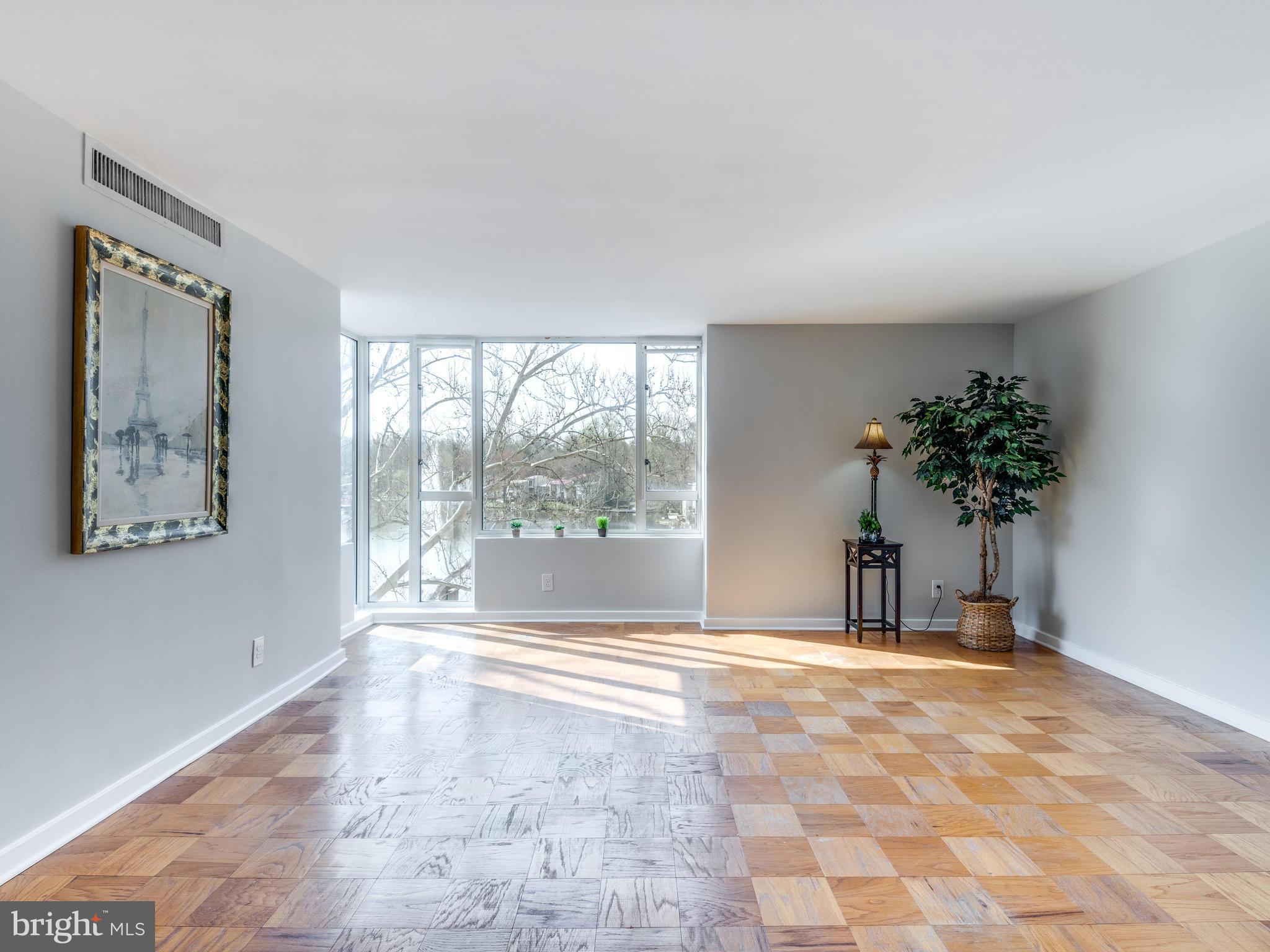 LAKE ANNE OF RESTON - Residential