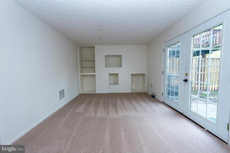 LEISHEAR VILLAGE - Residential