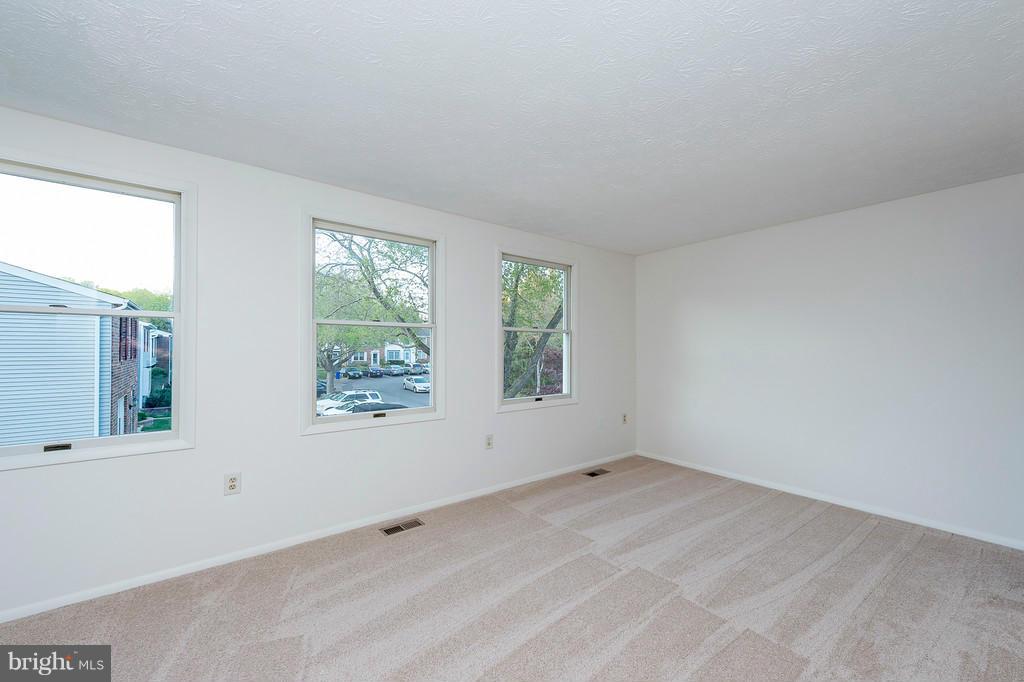 LEISHEAR VILLAGE - Residential